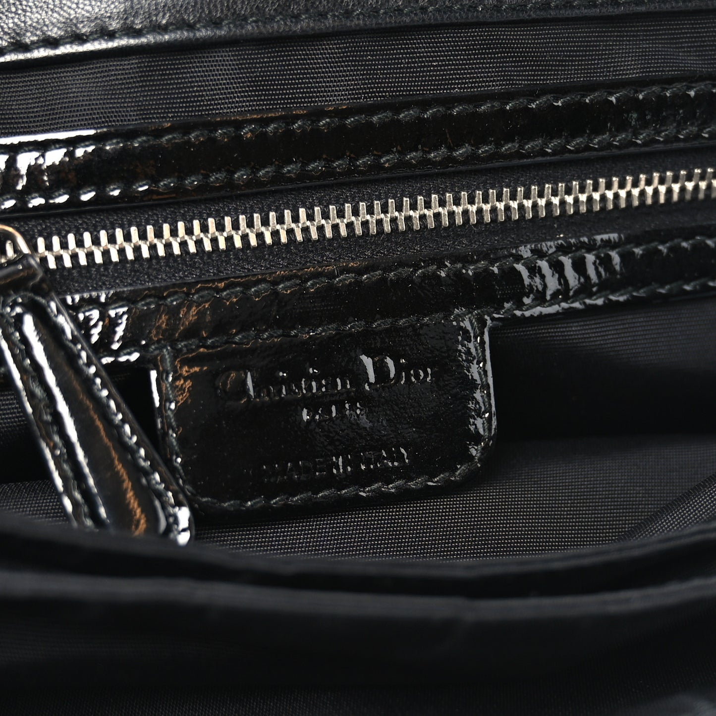 Patent Cannage New Lock Flap Black