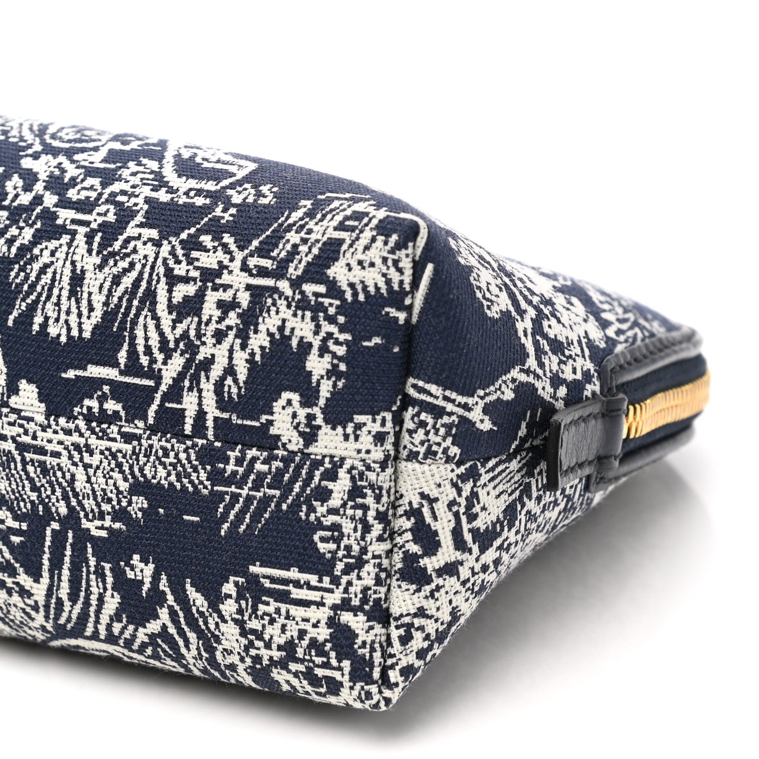 Christian Dior Embroidered Toile De Jouy 30 Montaigne Cosmetic Pouch Blue 9 of 9