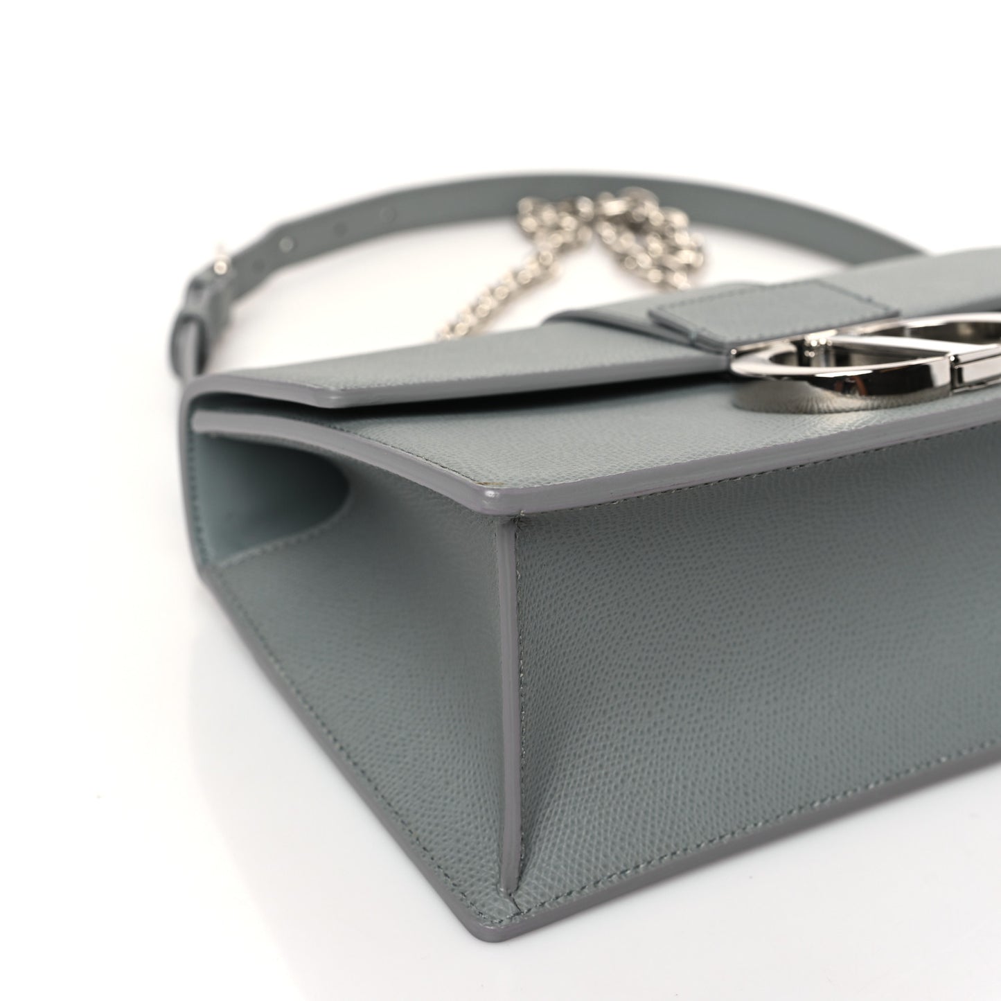 Grained Calfskin 30 Montaigne Chain Flap Bag Grey