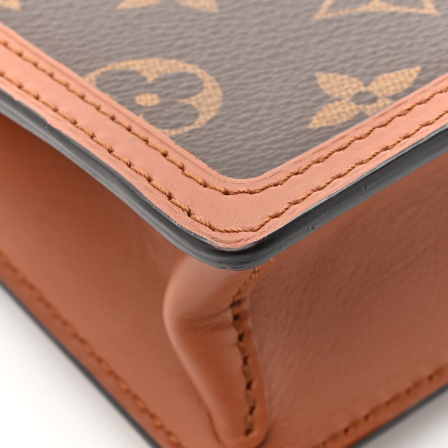 Reverse Monogram Dauphine Chain Wallet