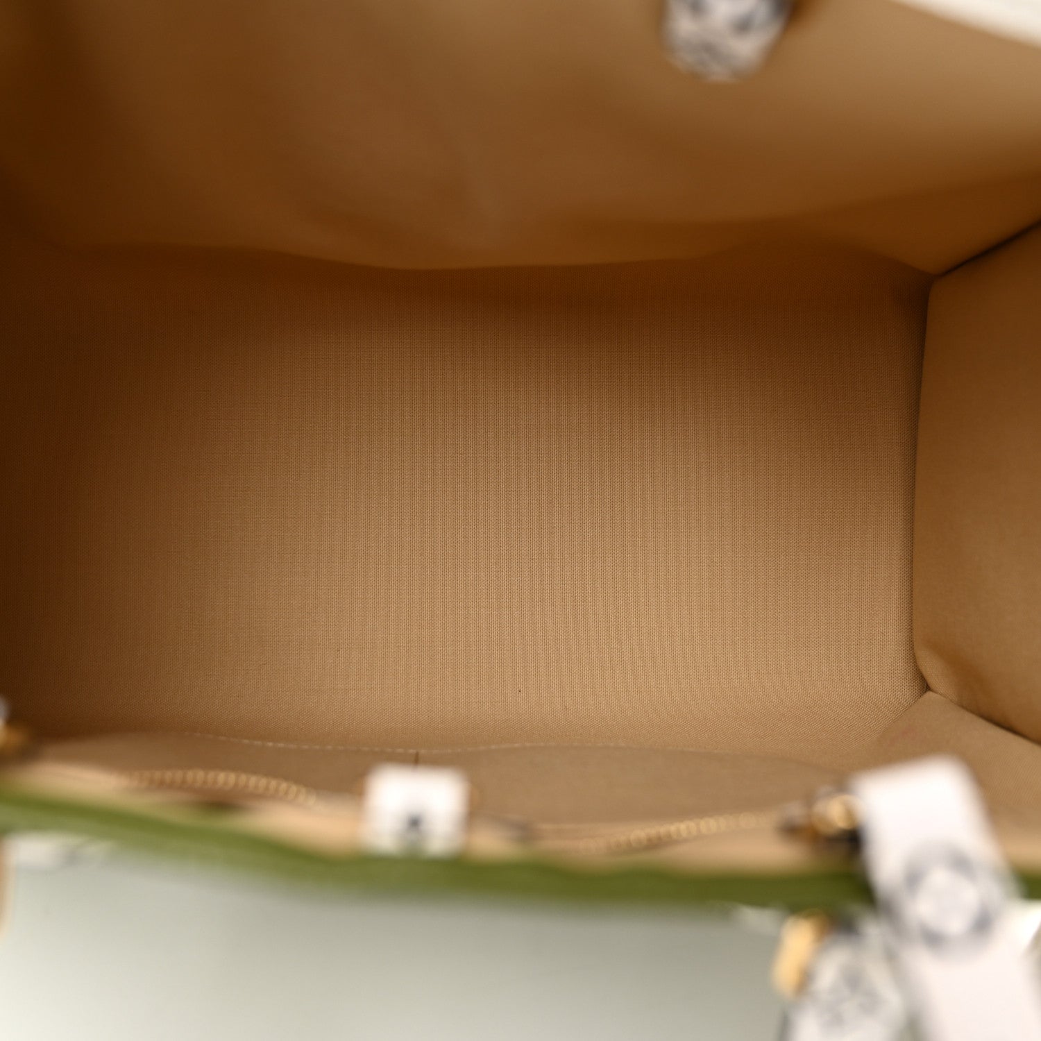 Louis Vuitton Monogram Giant Onthego GM Kaki Beige 5 of 12