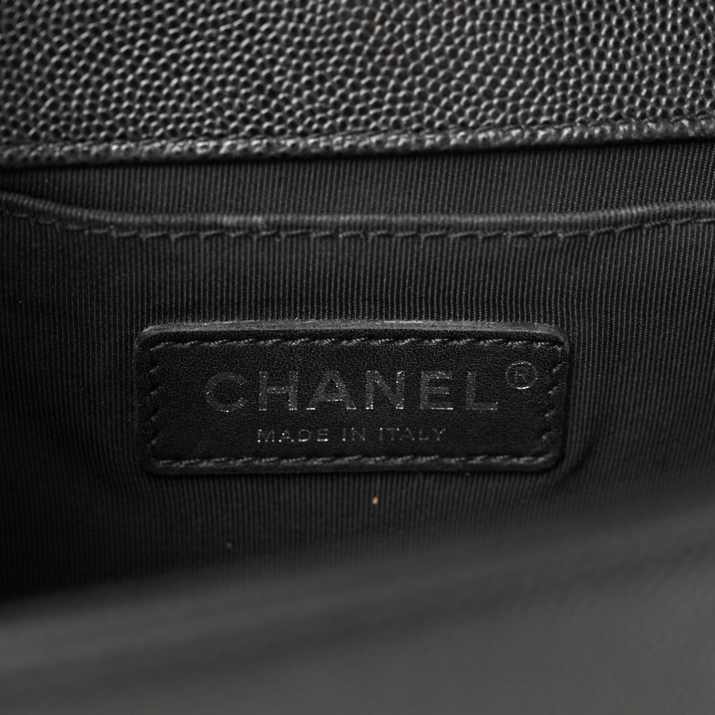 Caviar Quilted Medium Boy Flap Black