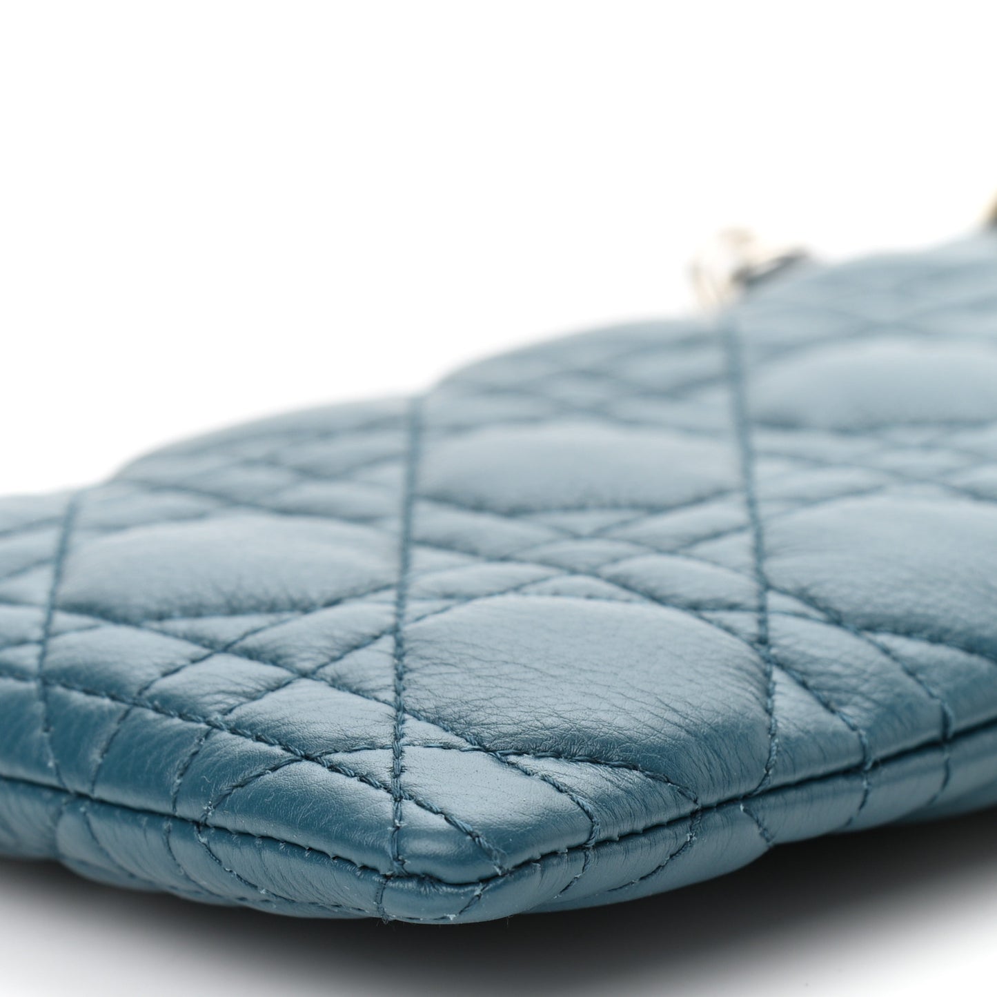 Supple Calfskin Cannage Caro Multifunctional Pouch Deep Green