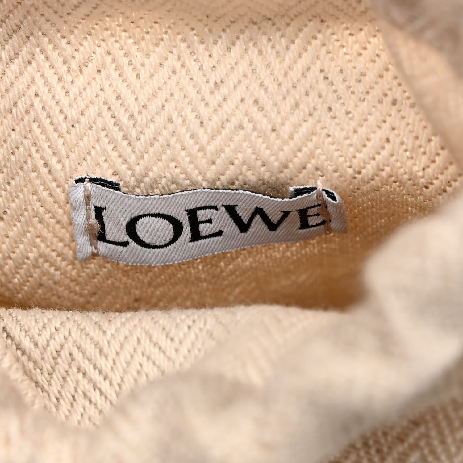 Loewe x Paula’s Ibiza Cutout Anagram Pocket Crossbody Bag White 5 of 10