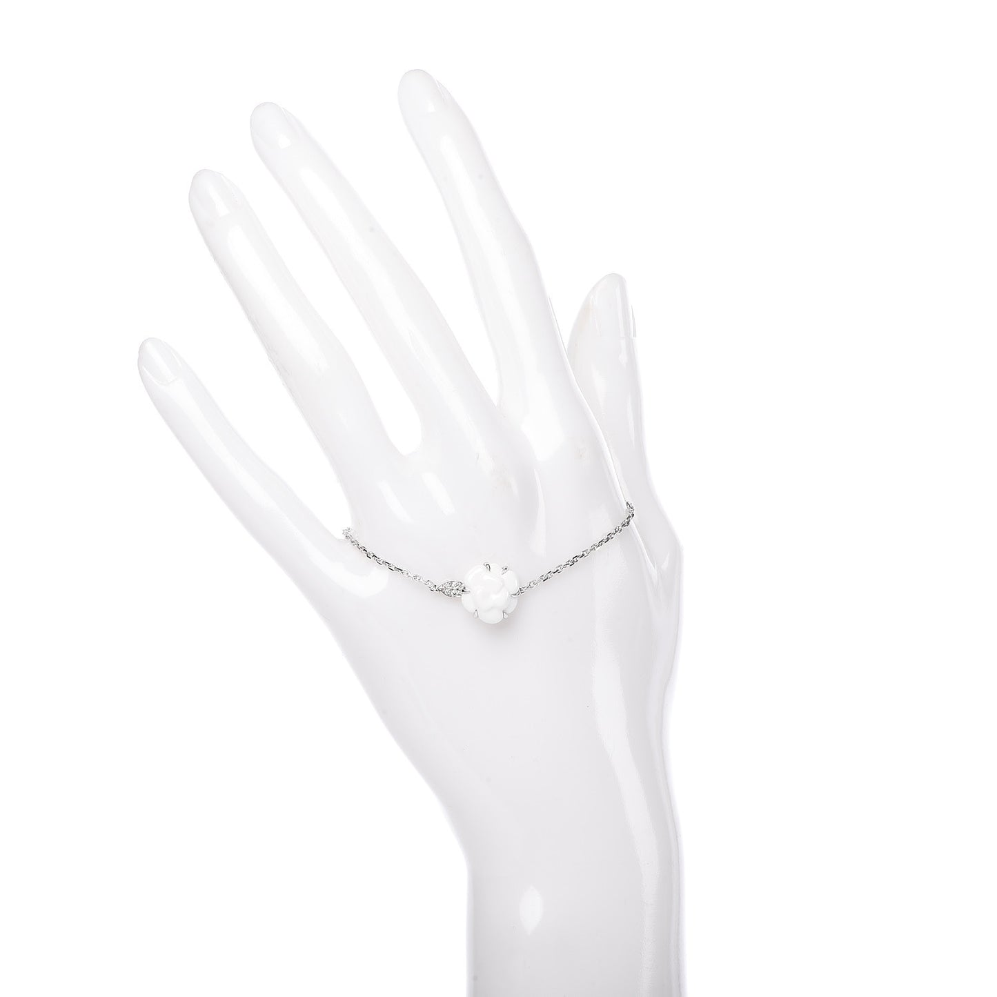 18K White Gold White Agate Diamond Camelia Sculpté Bracelet