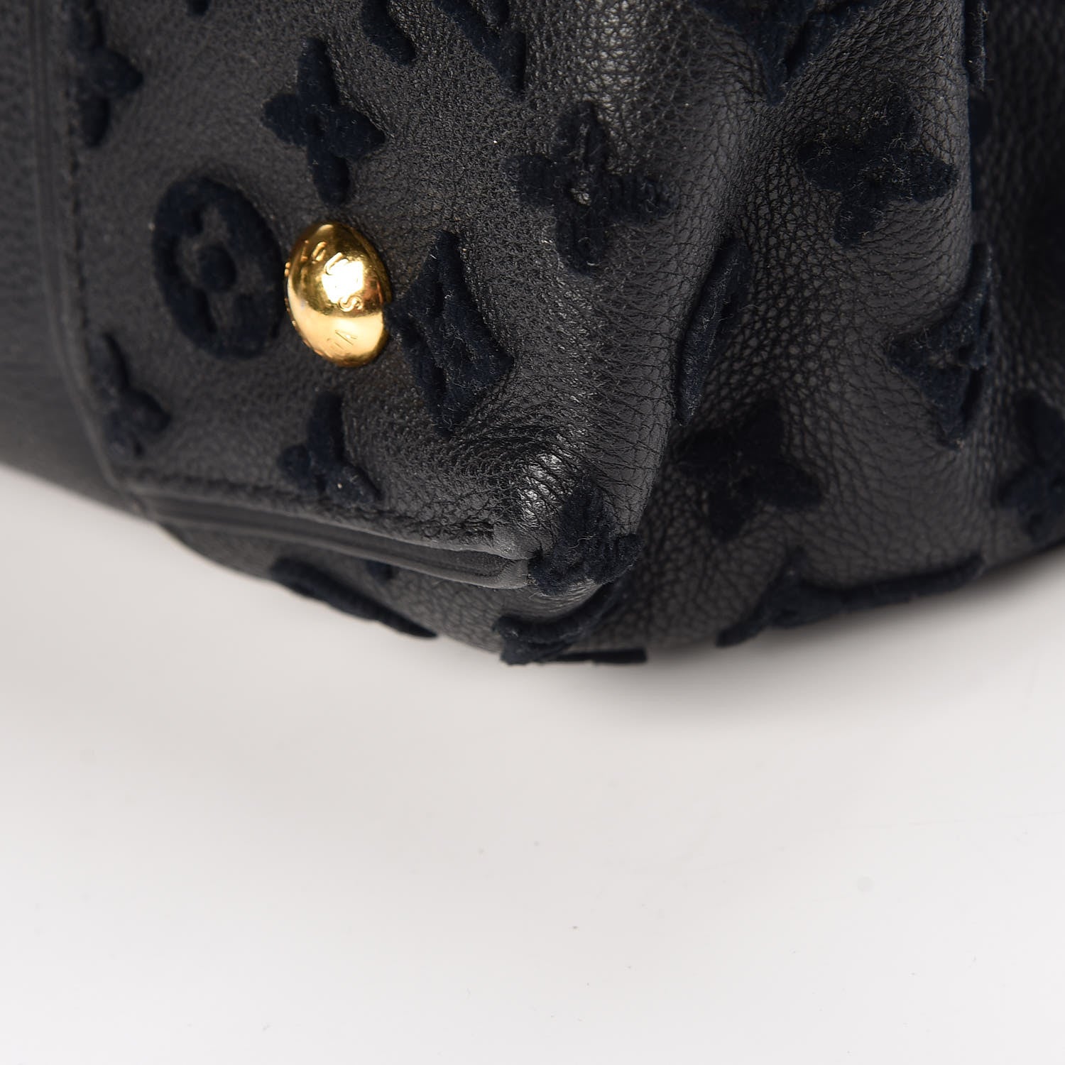 Louis Vuitton Veau Cachemire Tote W PM Black 18 of 22