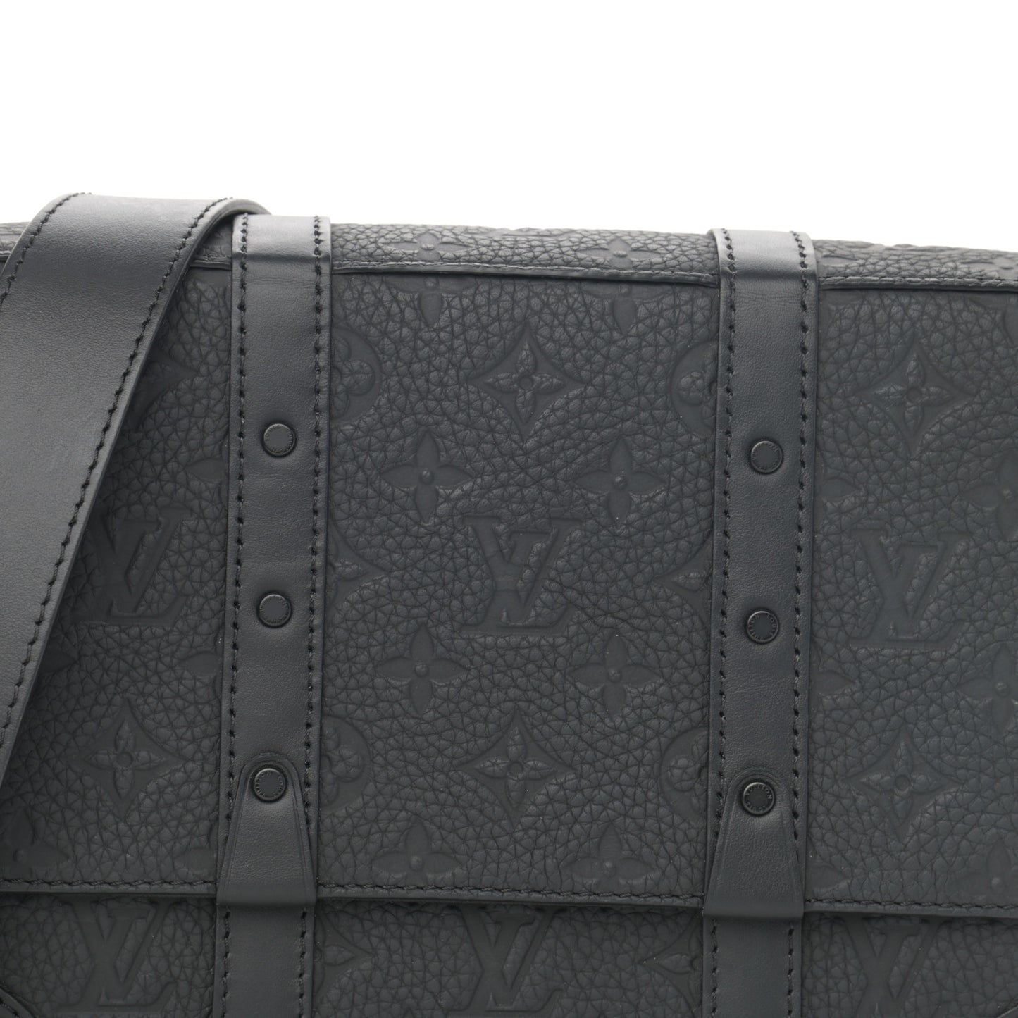 Taurillon Monogram Trunk Messenger Black