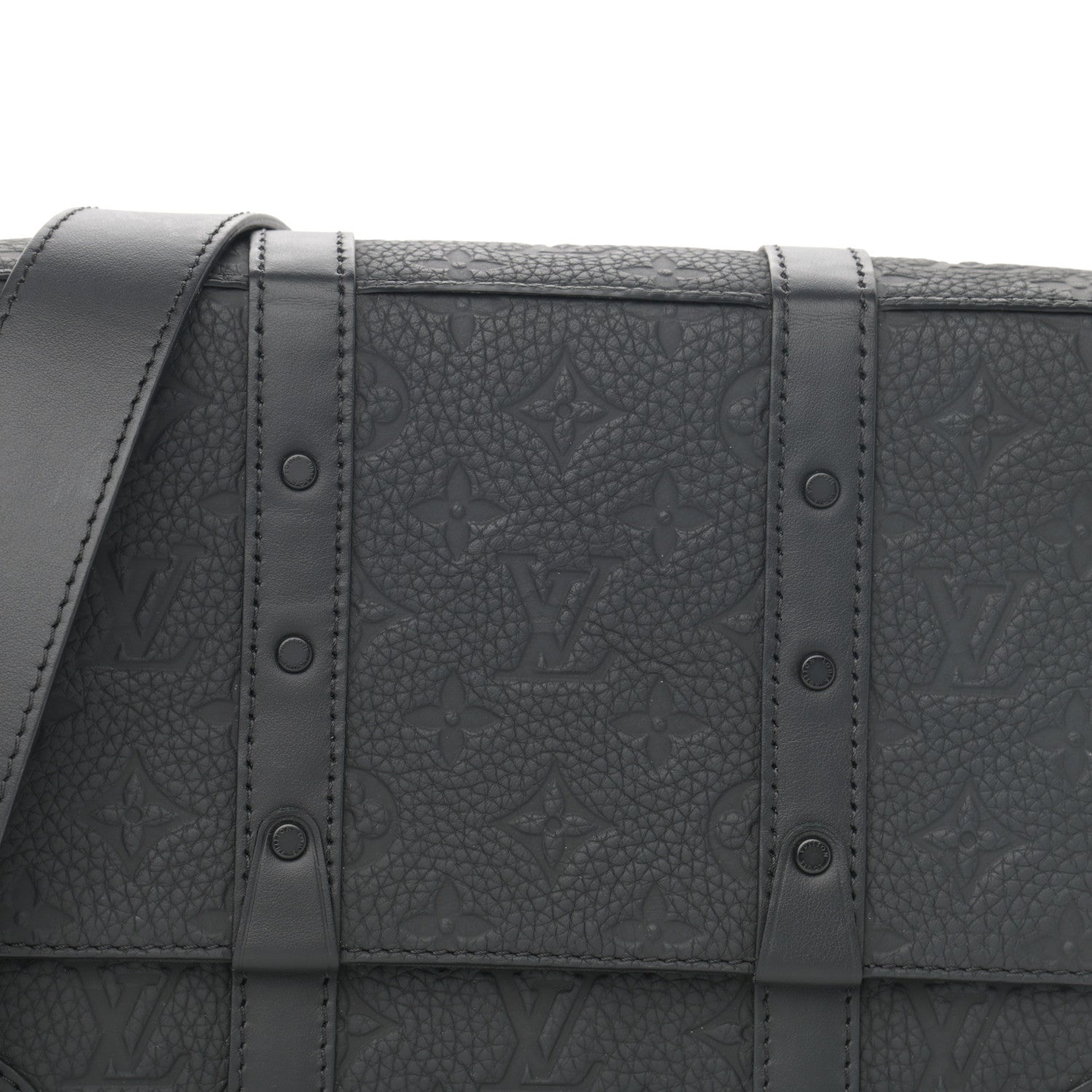 Louis Vuitton Taurillon Monogram Trunk Messenger Black 7 of 11