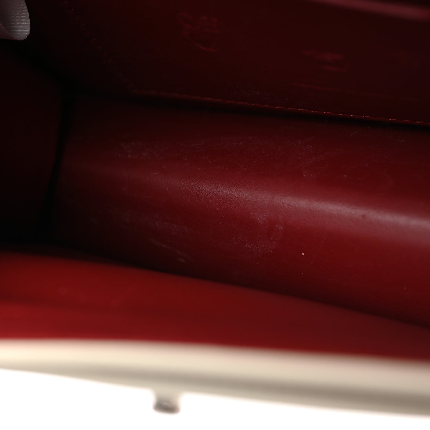 Calfskin Salary Jitney 1.4 Shoulder Bag White