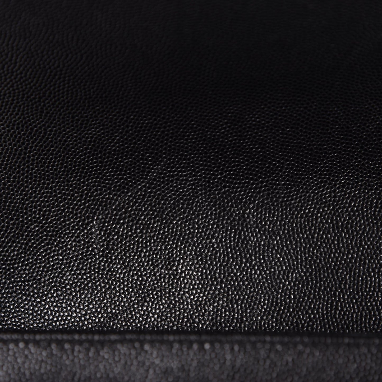 Caviar Quilted Medium Boy Flap Black