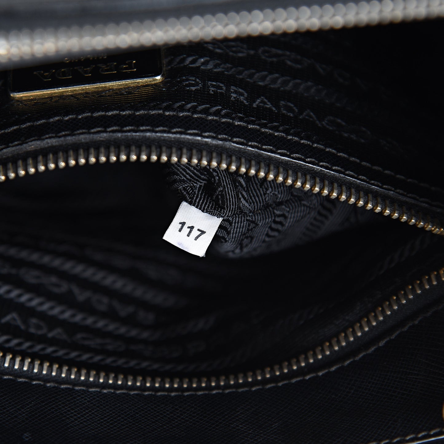 Saffiano Small Galleria Double Zip Tote Black