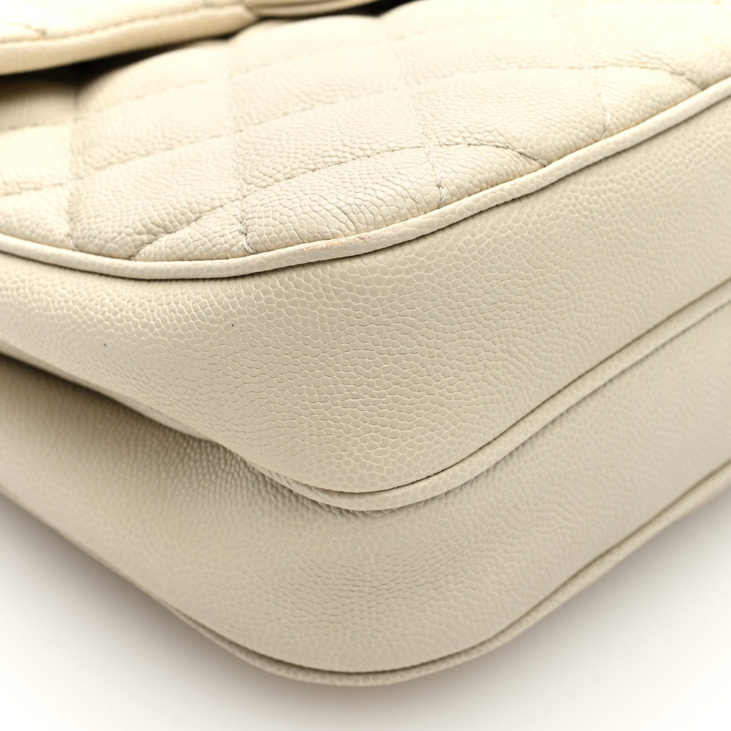Caviar Quilted Medium Urban Companion Flap White