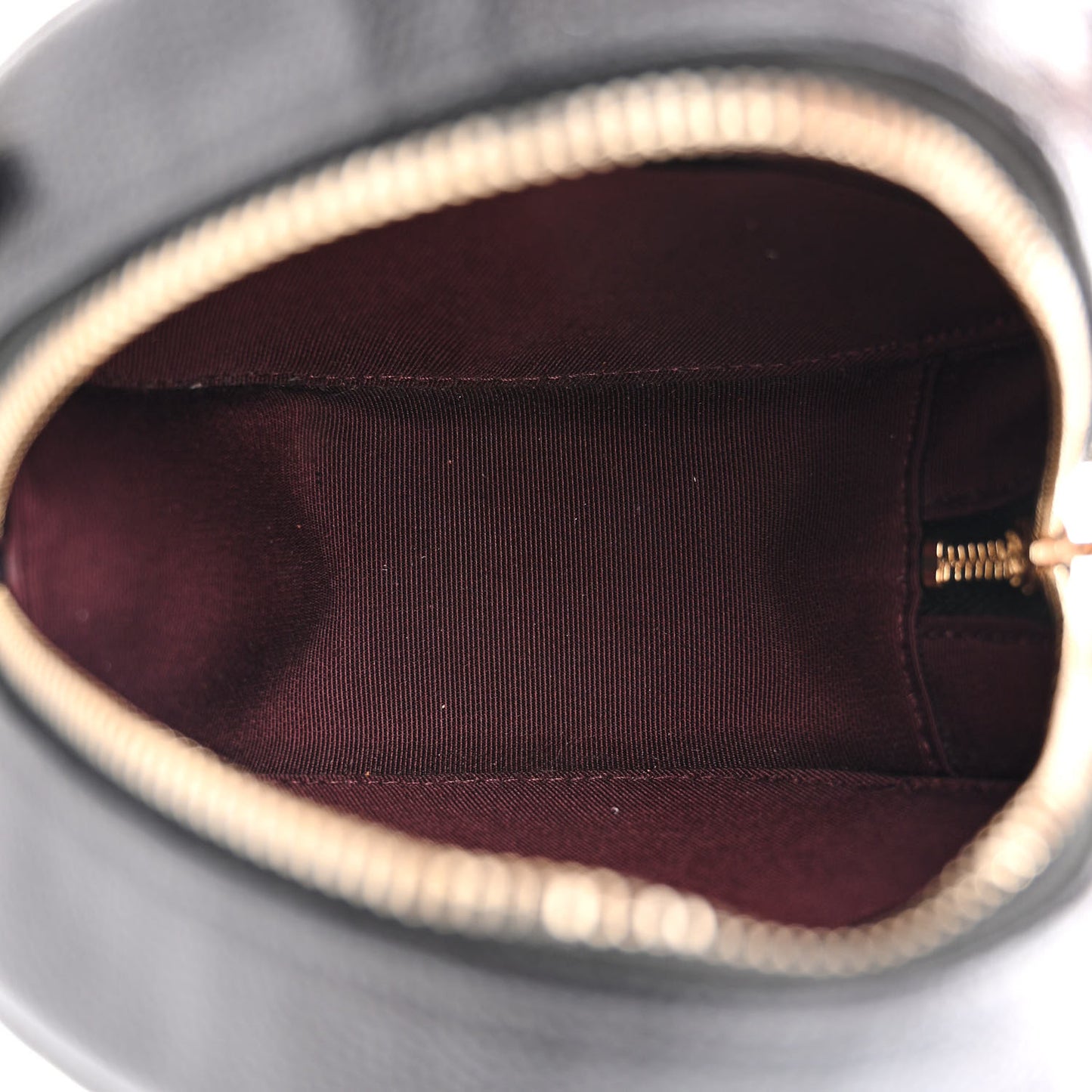 Caviar Quilted Round Clutch With Chain Black