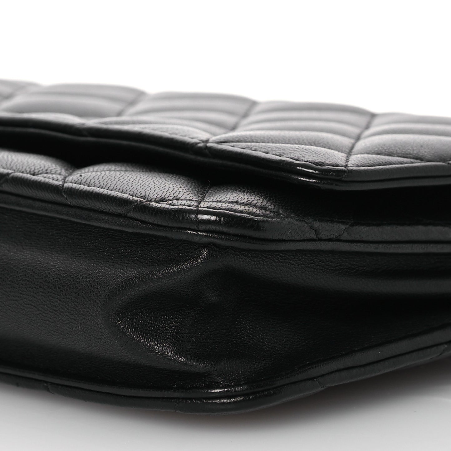 Lambskin Quilted Wallet On Chain WOC Black