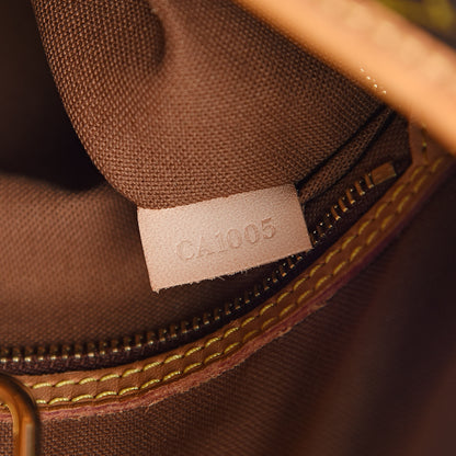 Louis Vuitton Monogram Batignolles Vertical 7 of 14