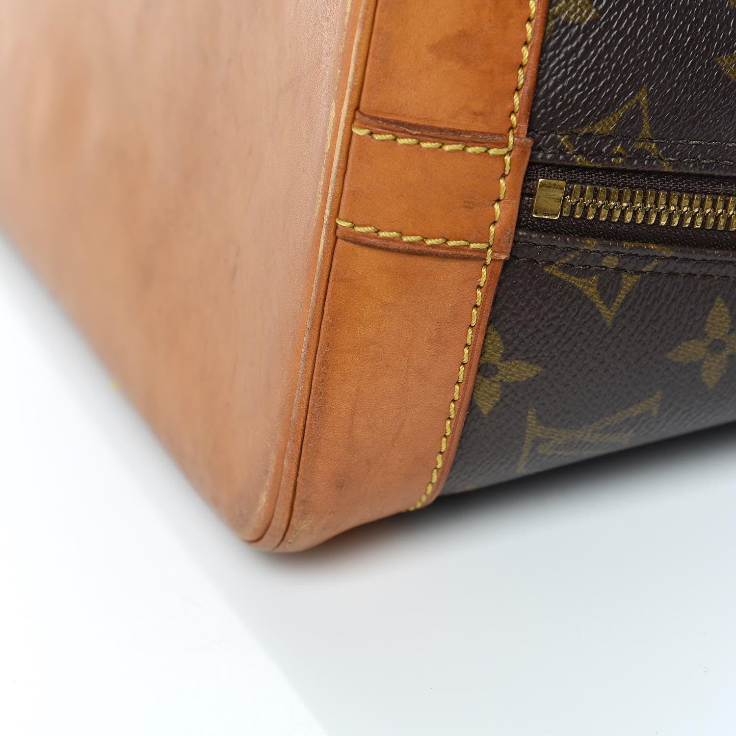 Louis Vuitton Monogram Alma PM 17 of 23