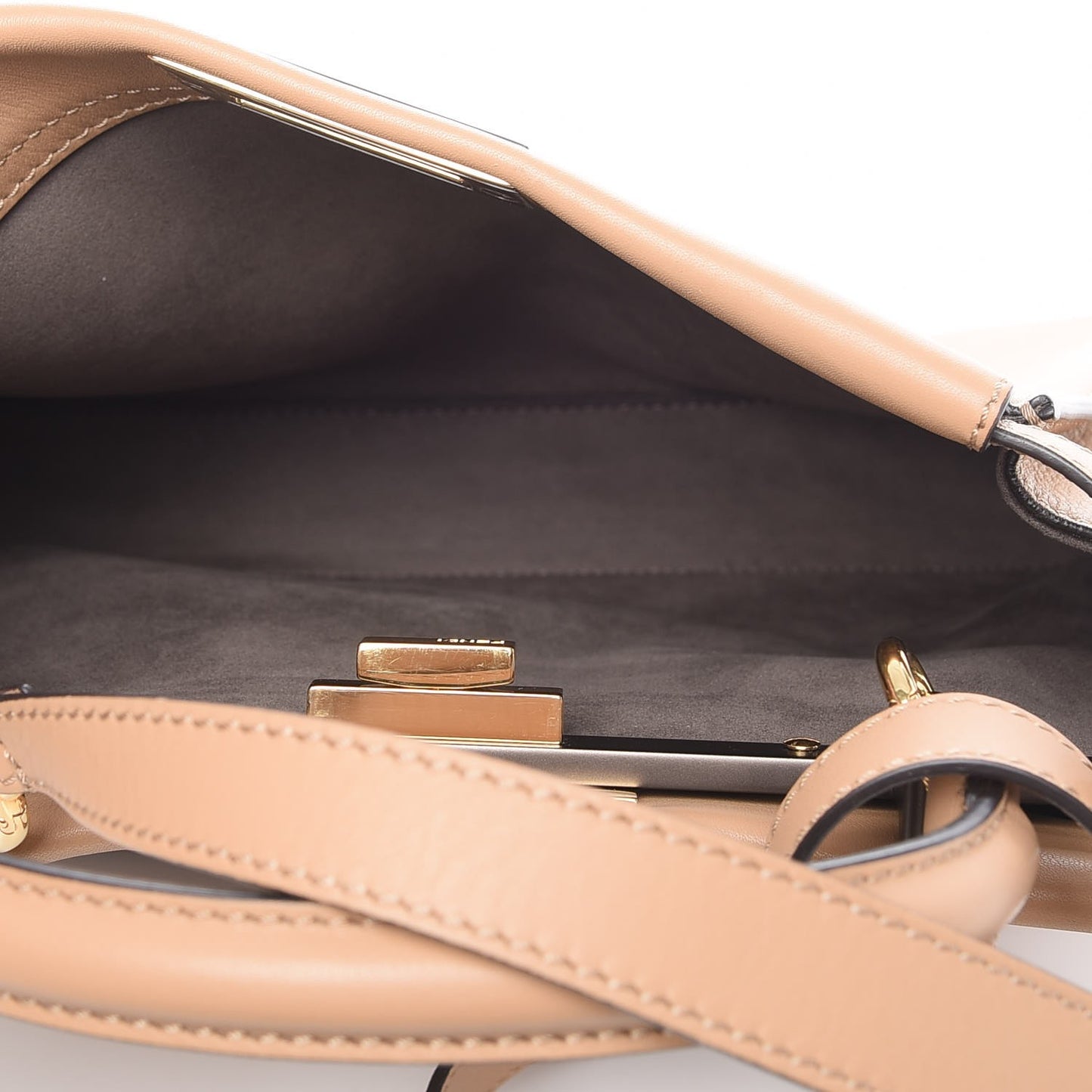 Vitello Seta Medium Peekaboo Iconic Satchel Cuoio