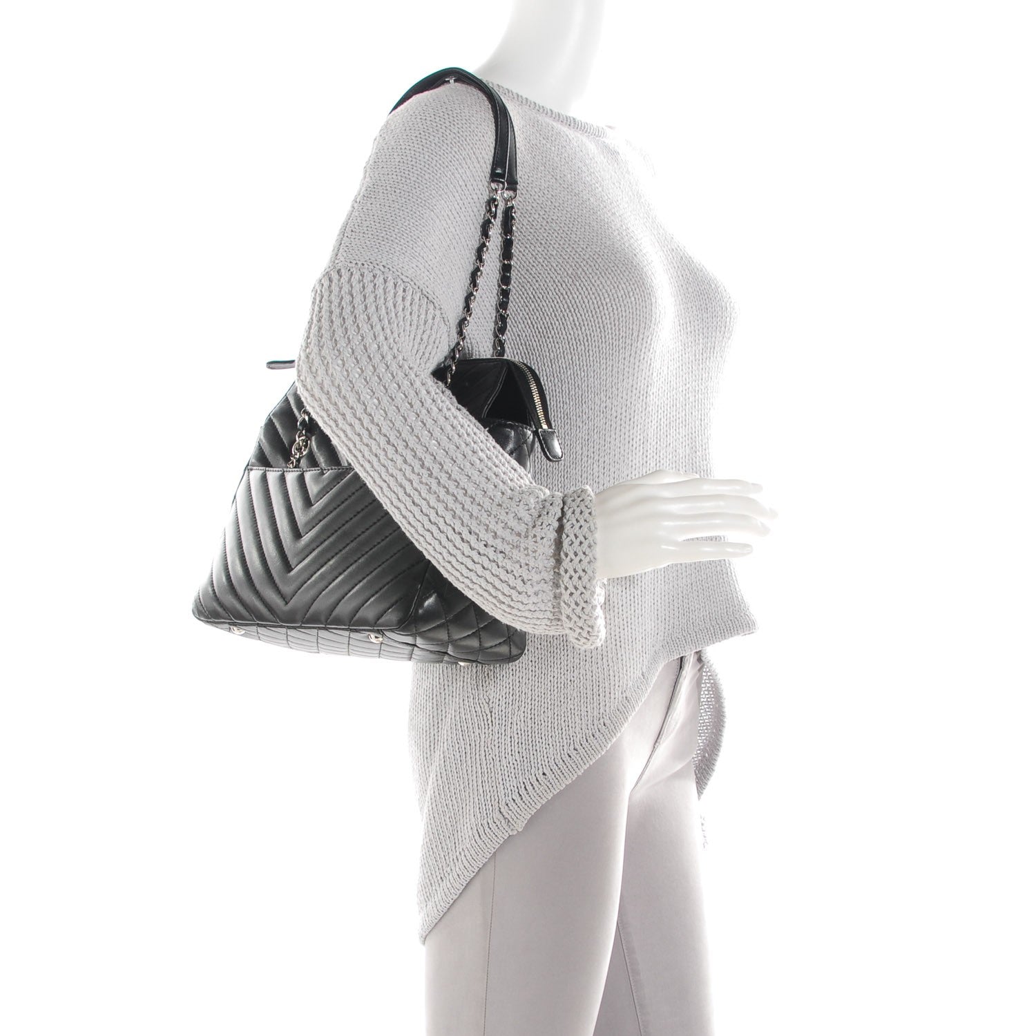 Chanel Lambskin Surpique Chevron Quilted Tote Black 2 of 8