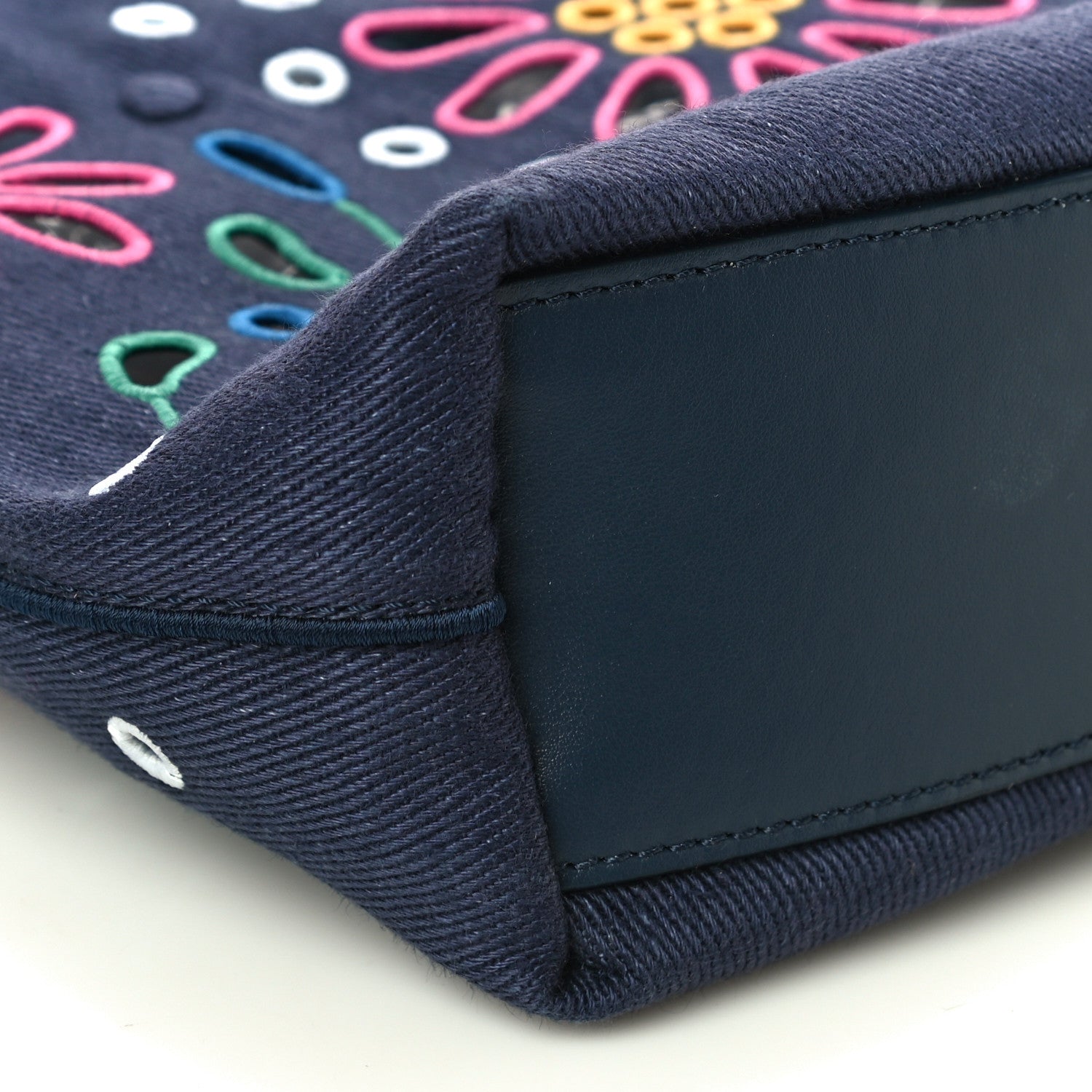 Chloe Linen Calfskin Large Kamilla North-South Tote Navy Multicolor 8 of 9