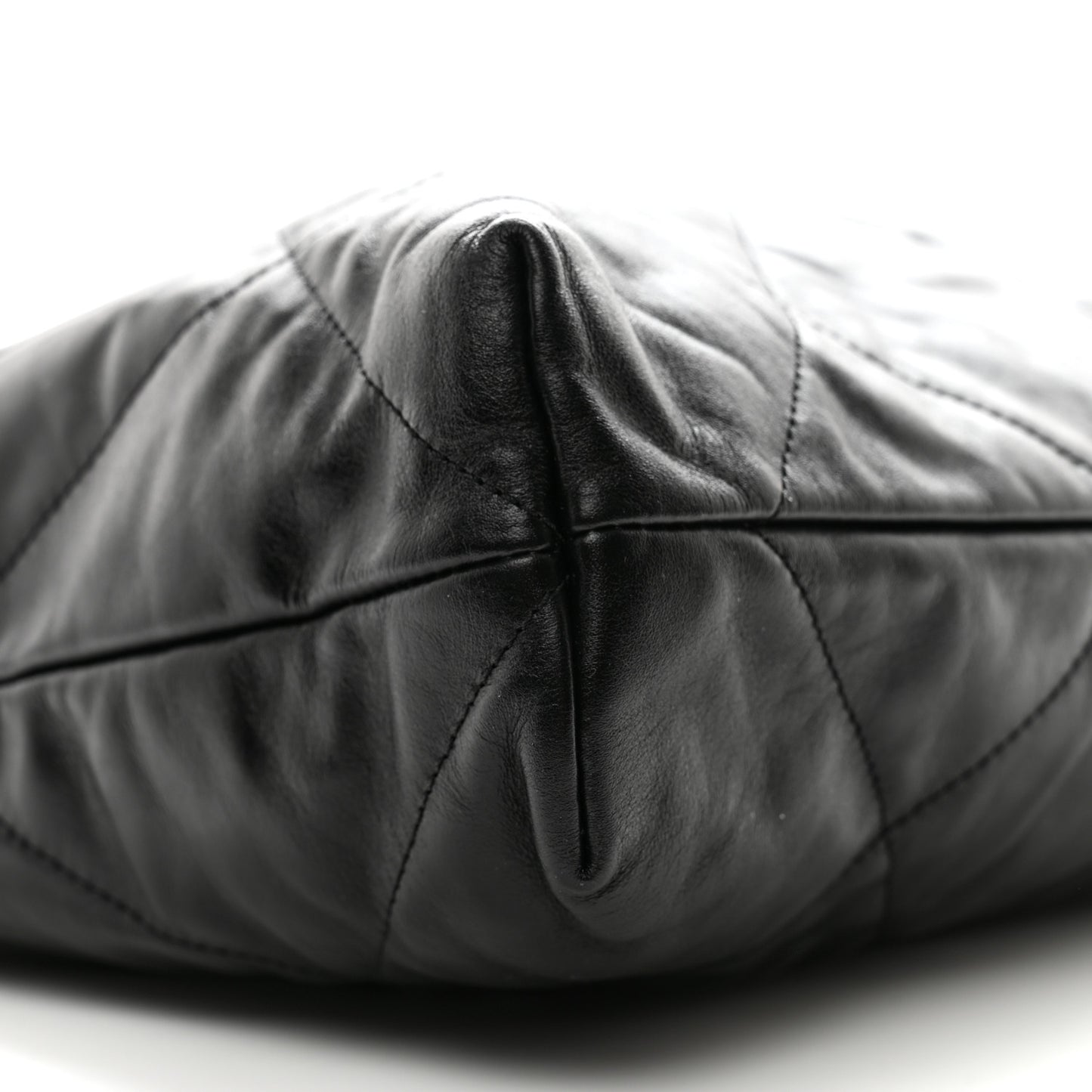 Shiny Calfskin Quilted Chanel 22 Black