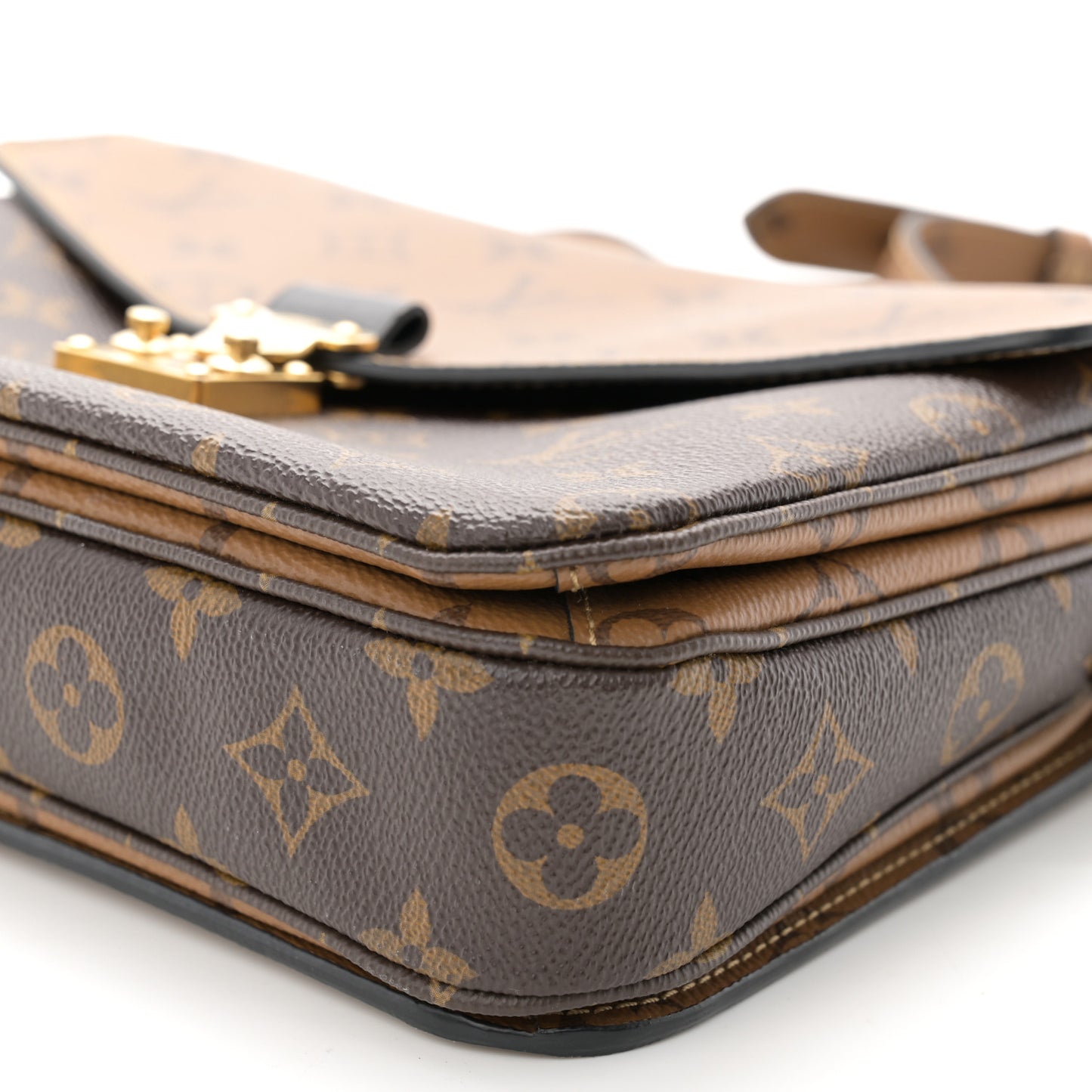 Reverse Monogram Pochette Metis