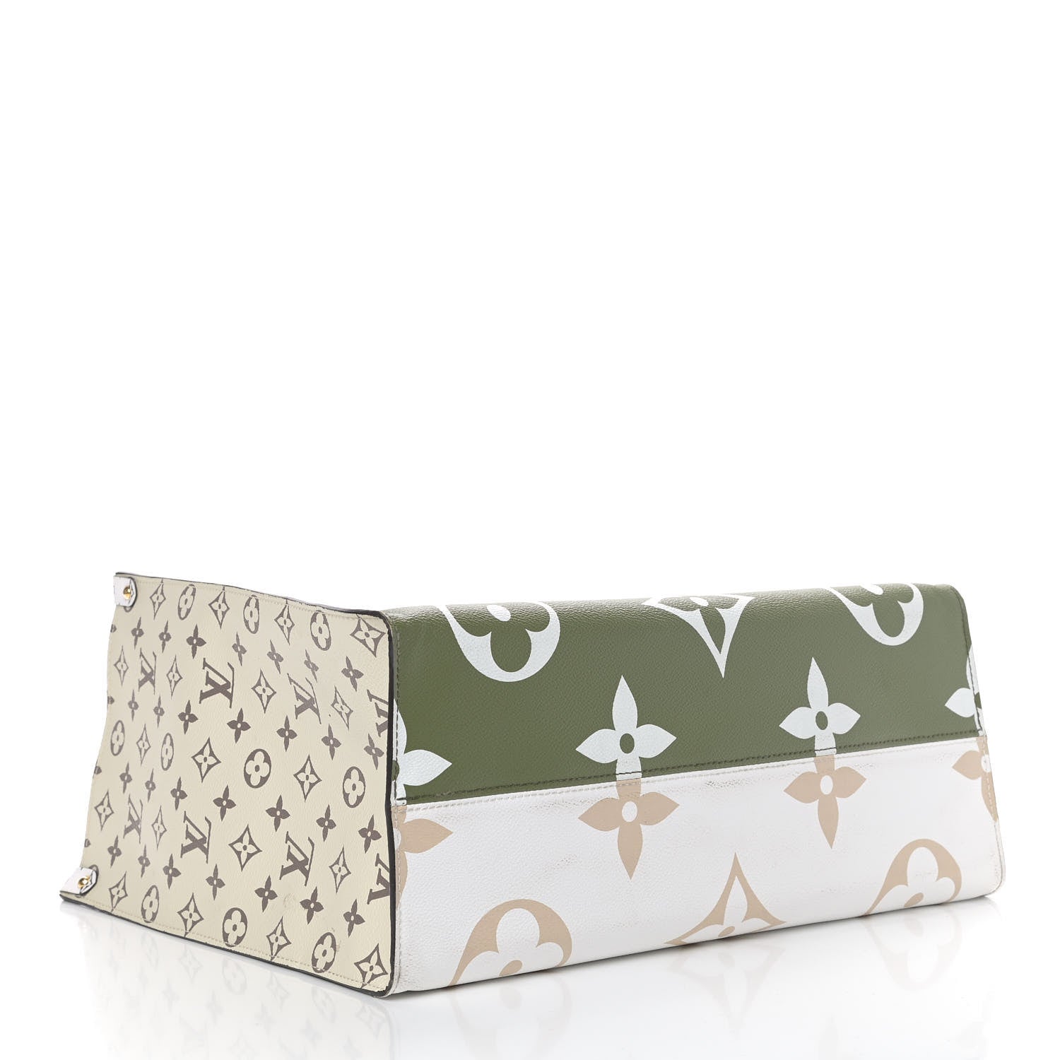 Louis Vuitton Monogram Giant Onthego GM Kaki Beige 3 of 15