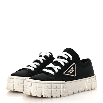 Prada Re-Nylon Gabardine Triangle Logo Double Wheel 50mm Sneakers 41.5  Black 1773112 – FASHIONPHILE