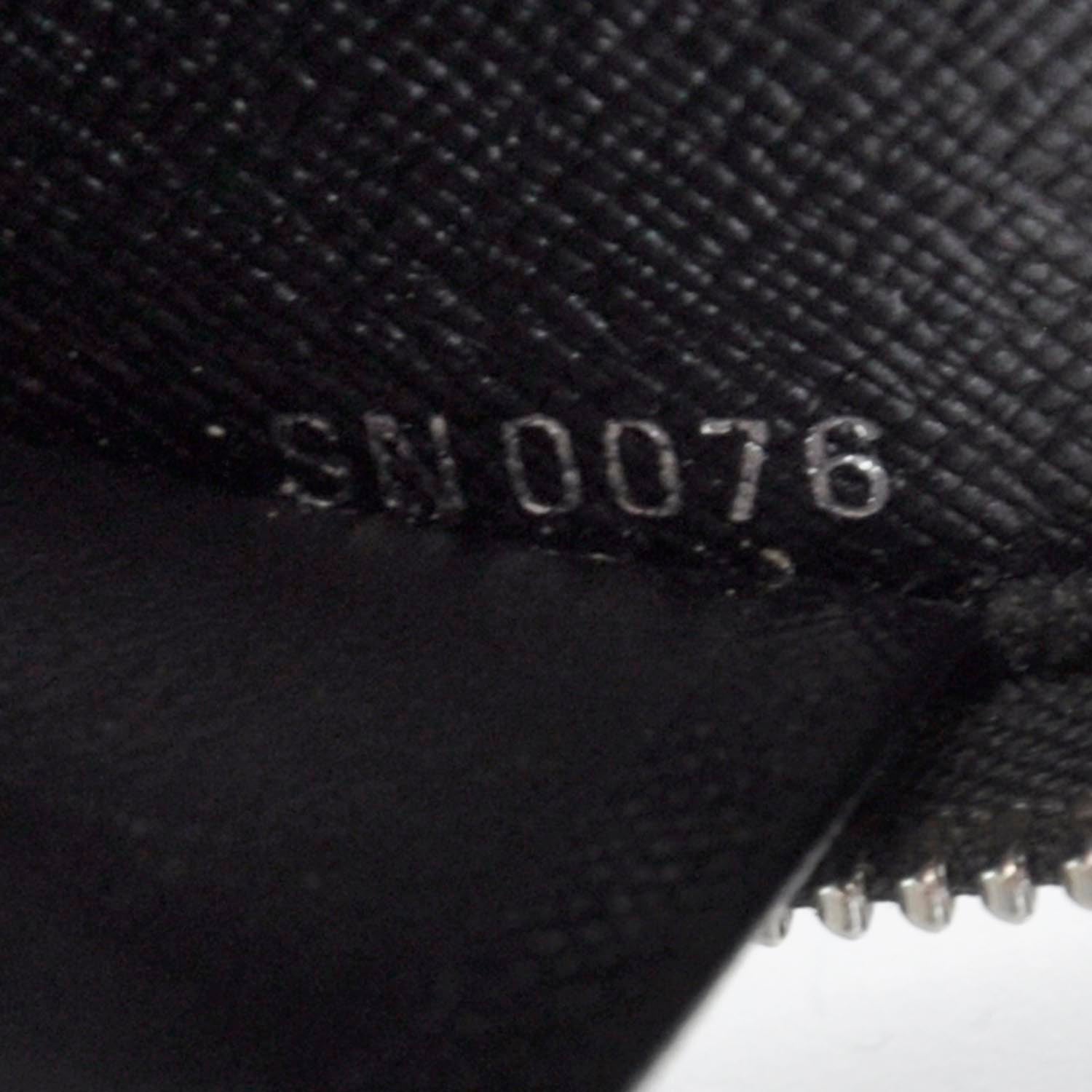 Louis Vuitton Epi Zippy Organizer Wallet Black 9 of 9