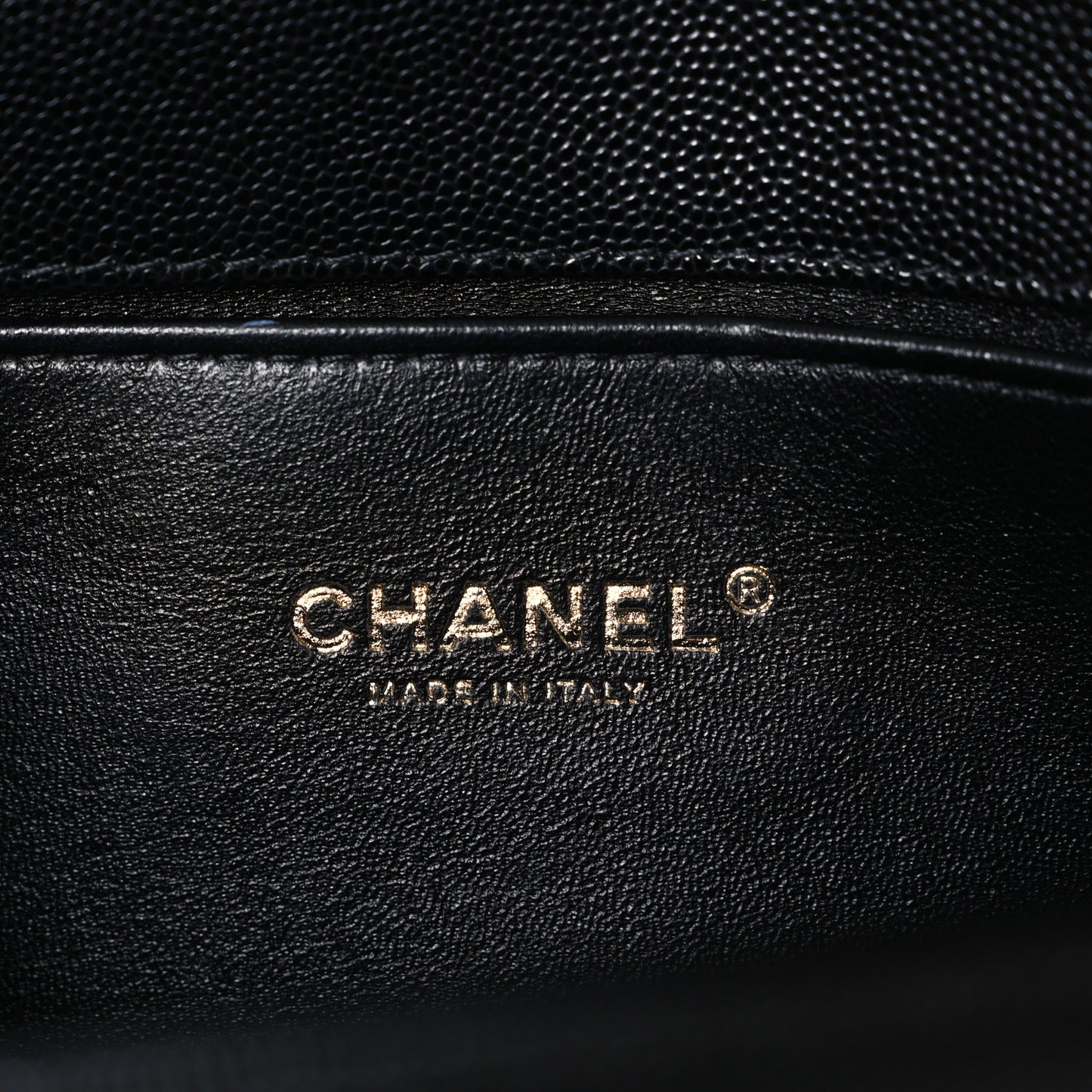 Caviar Quilted Medium Boy Flap Black