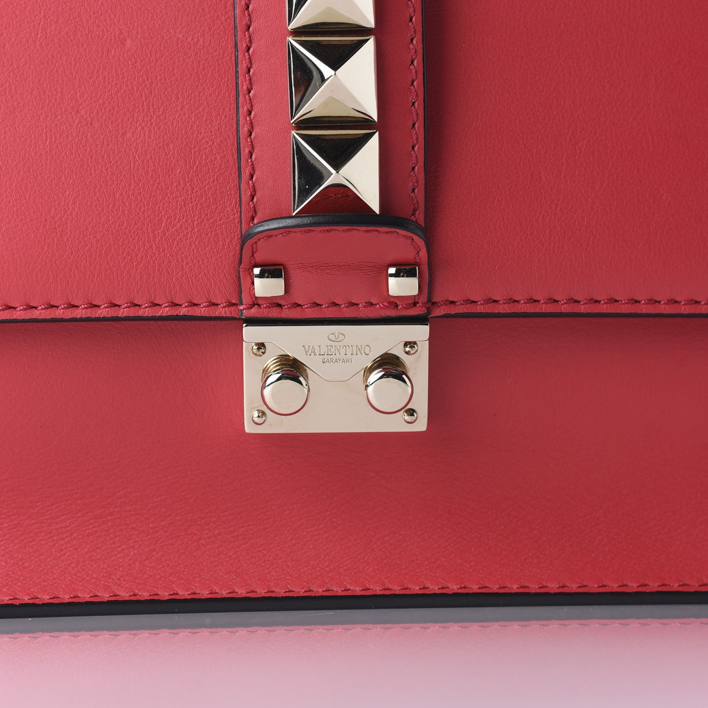 Vitello Glam Lock Rockstud Clutch Red
