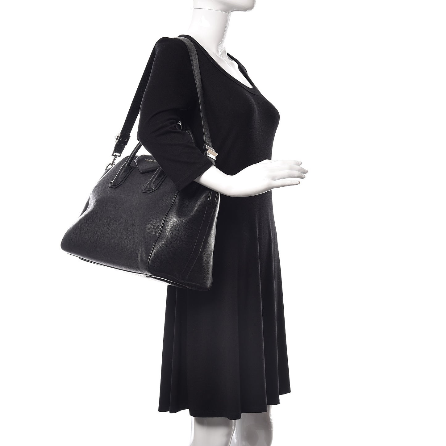 Sugar Goatskin Medium Antigona Black