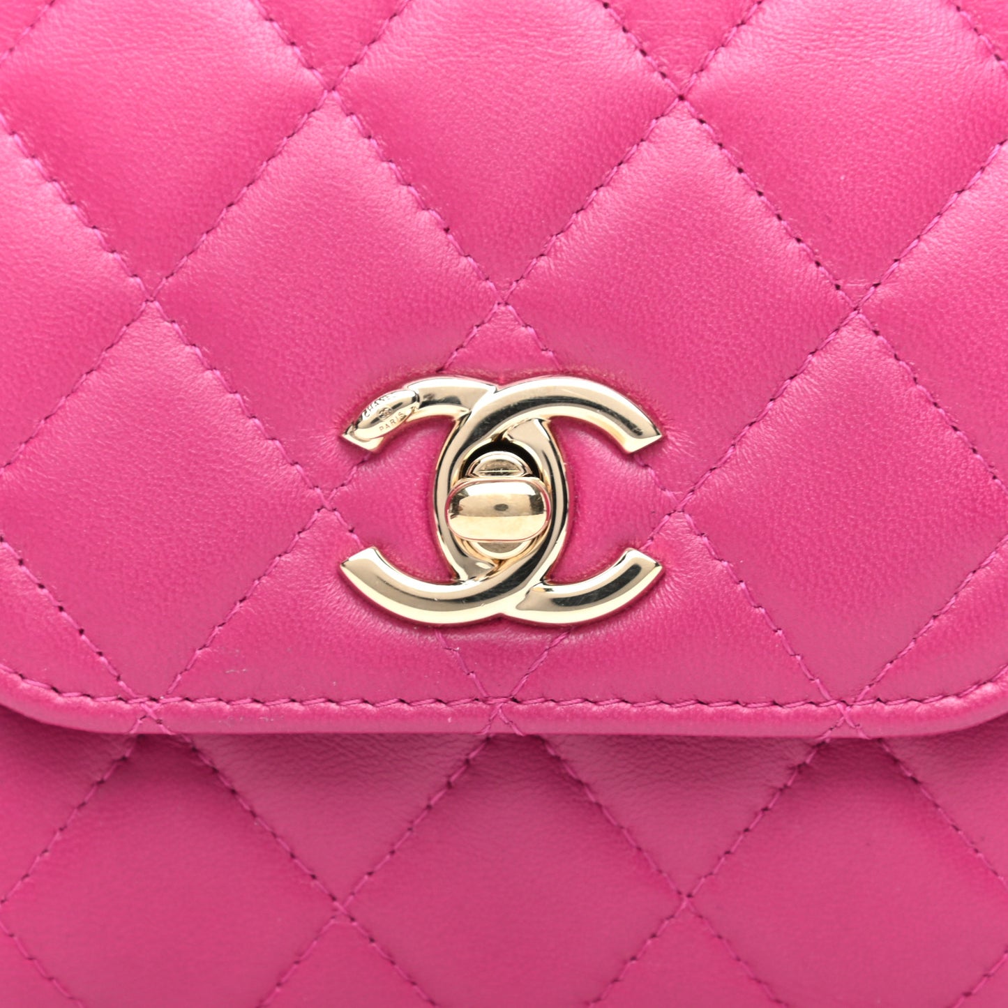 Lambskin Quilted Mini Trendy CC Clutch With Chain Fuchsia