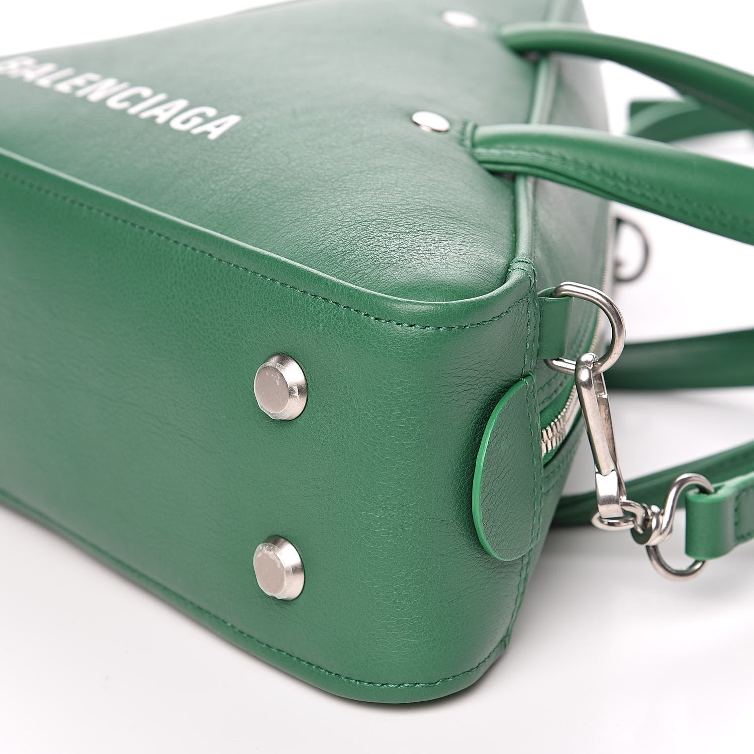 Balenciaga Shiny Day Calfskin S Triangle Duffle Vert Irlandais 9 of 9