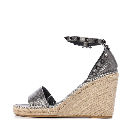 Valentino Garavani Metallic Grained Calfskin Rockstud Ankle Strap Espadrille 15/105mm Wedge Sandals 41 Rutenio Natural 1 of 8
