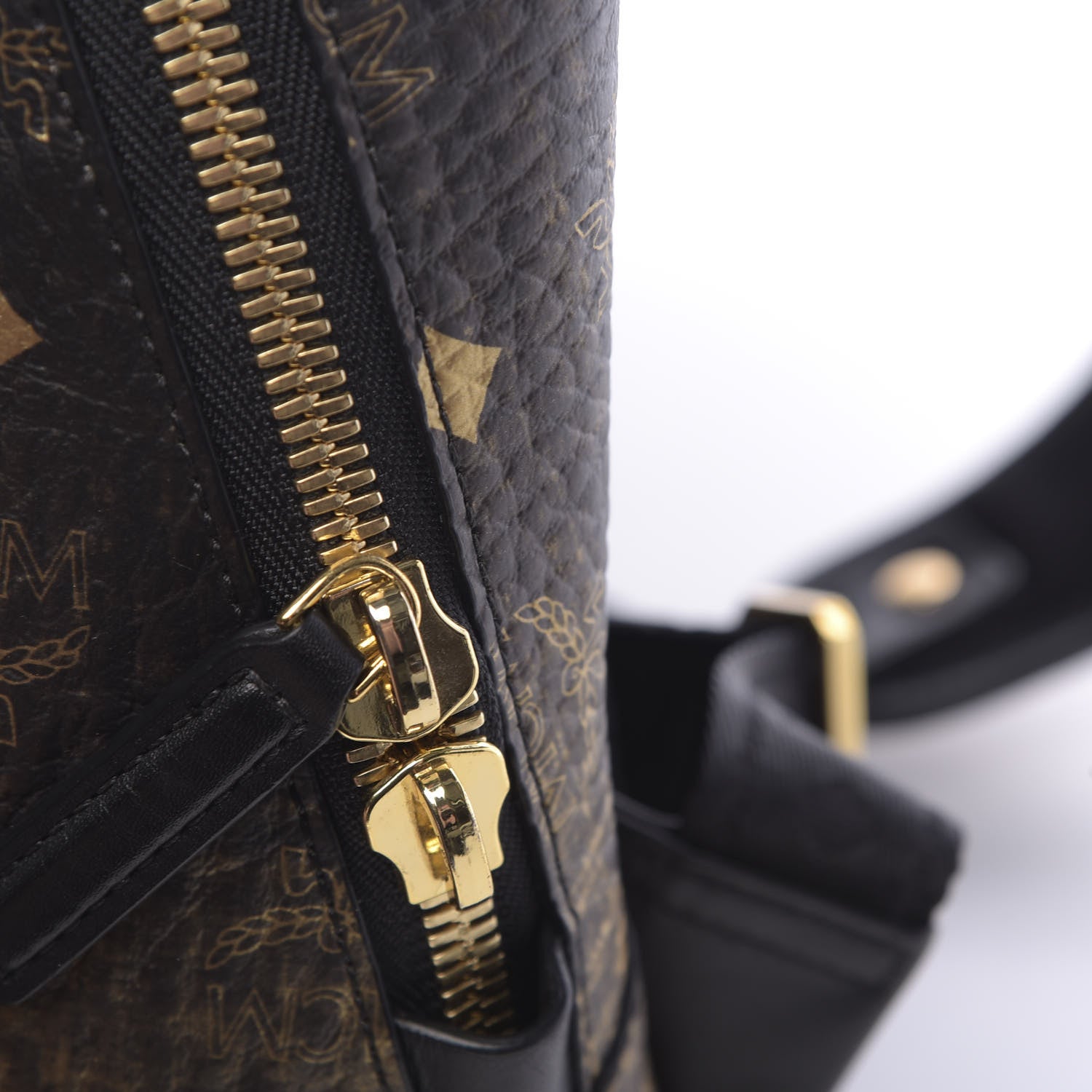 MCM Gradation Visetos Medium Backpack Black Gold 8 of 11