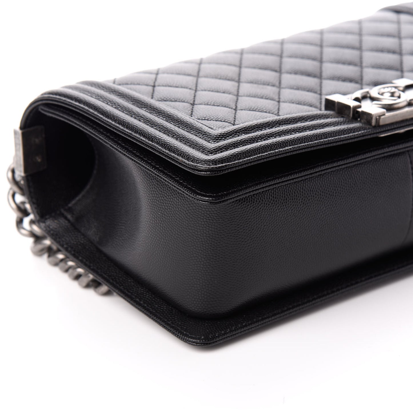 Caviar Quilted Medium Boy Flap Black