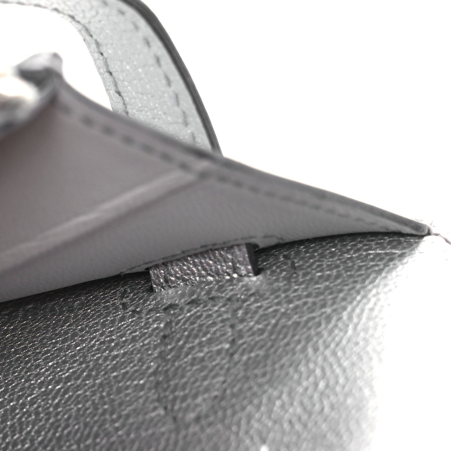 Metallic Chevre Chamkilight Kelly Wallet To Go Argent