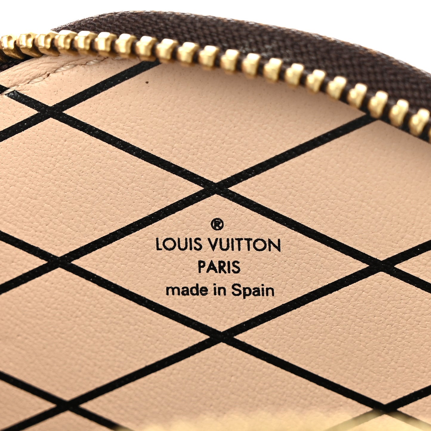 Calfskin Catogram Micro Boite Chapeau Marron