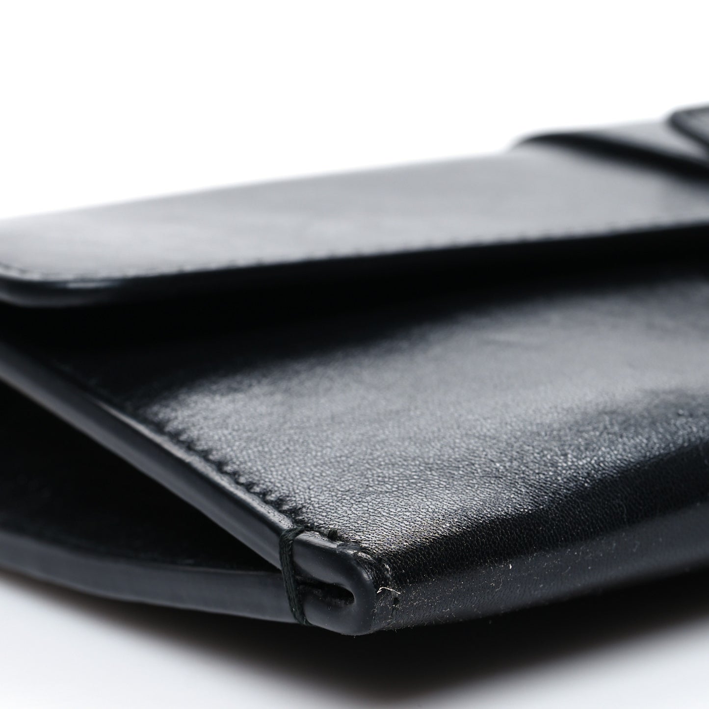 Calfskin 30 Montaigne Chain Pouch Black