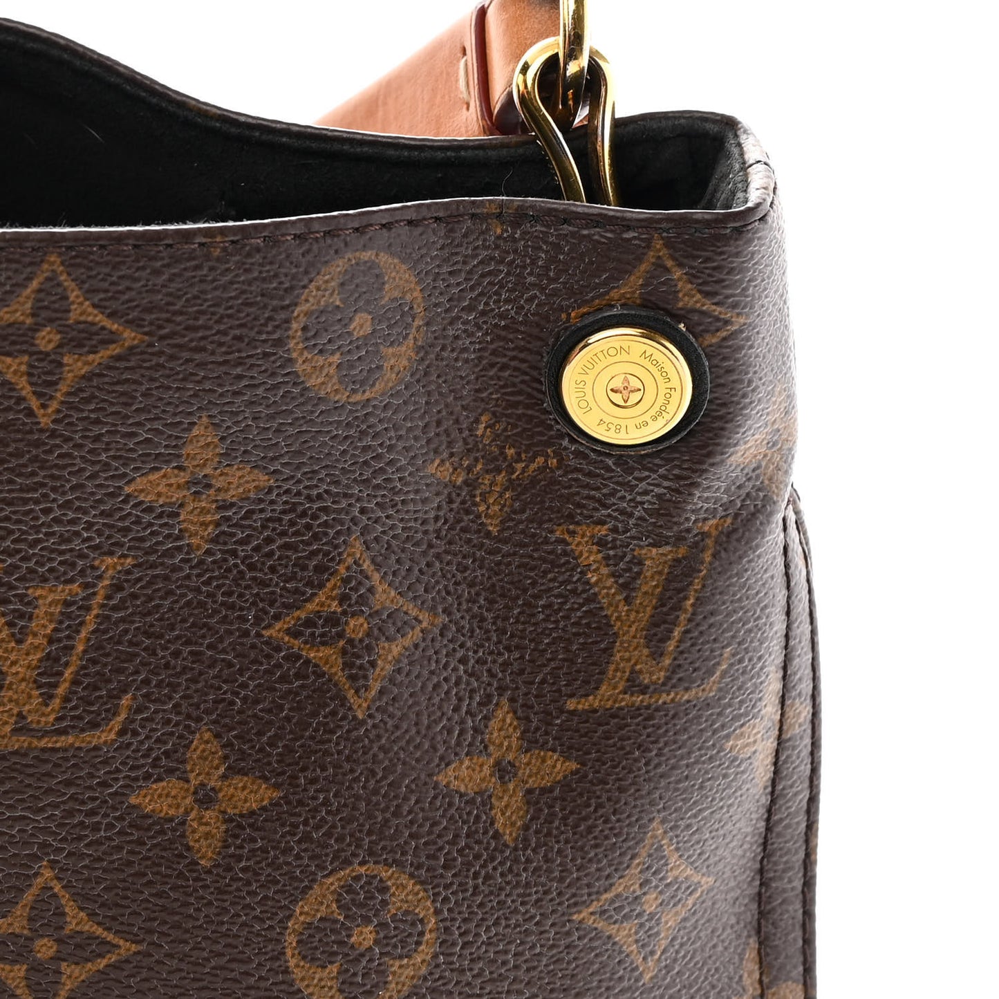 Monogram Gaia Black