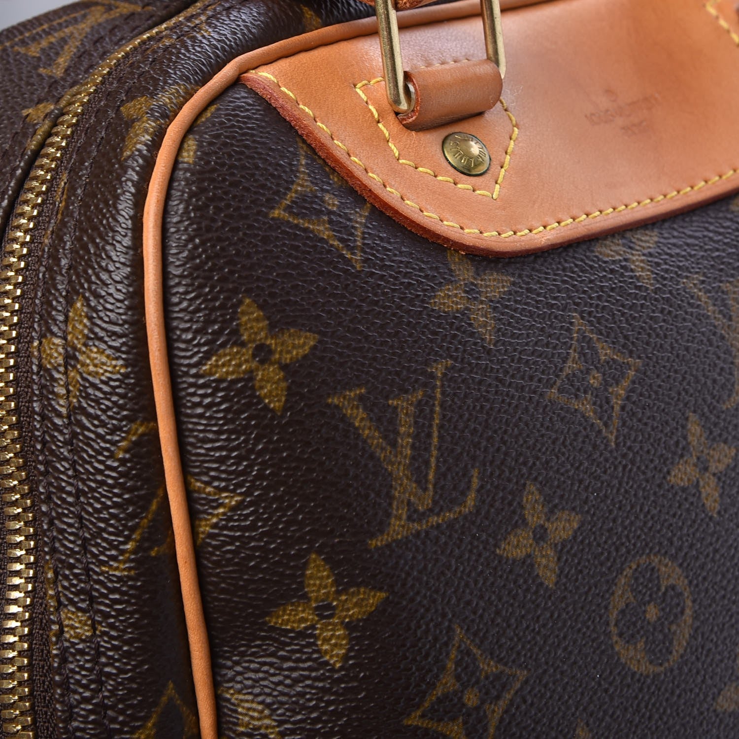 Louis Vuitton Monogram Excursion Shoe Bag 11 of 14