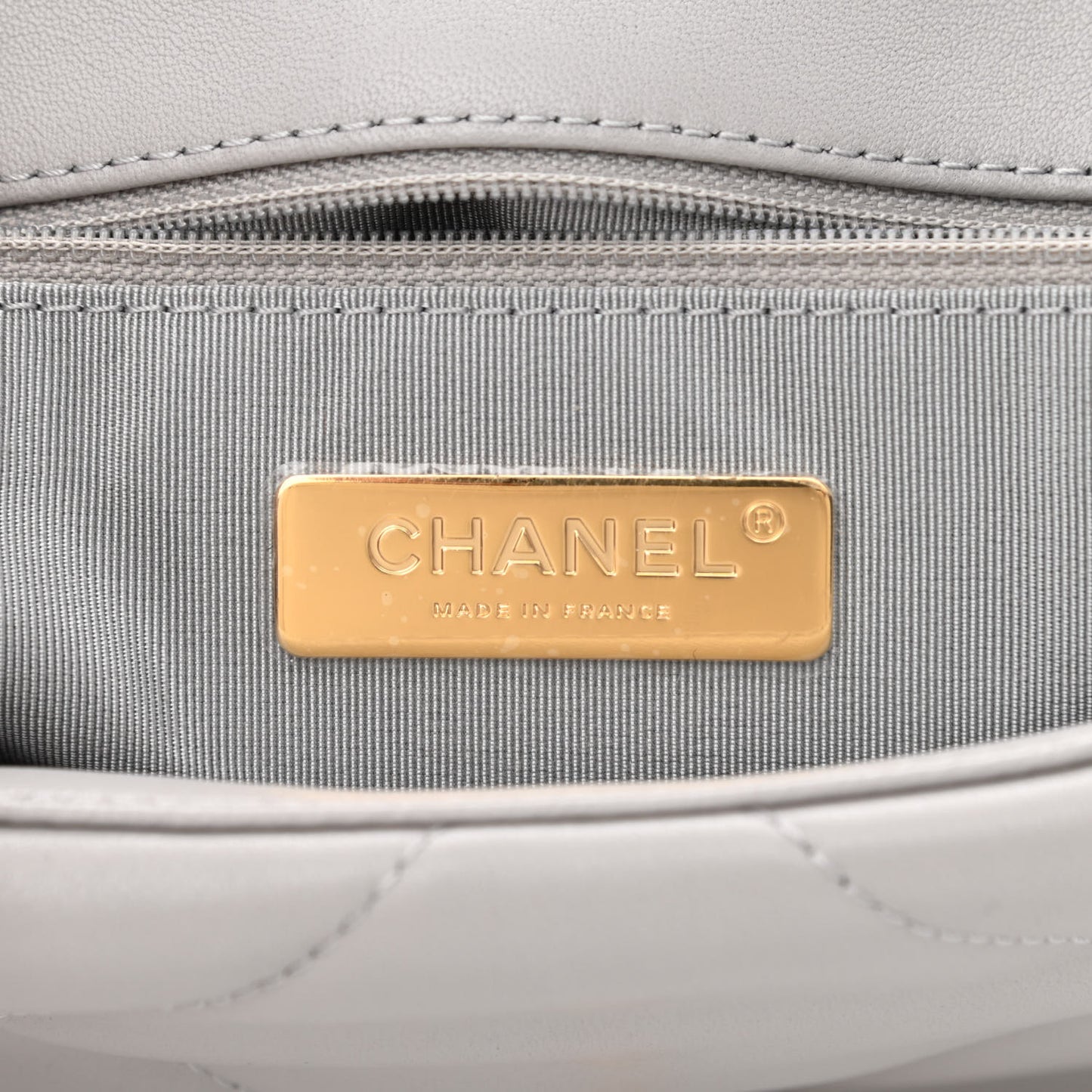 Lambskin Quilted Medium Chanel 19 Flap Grey