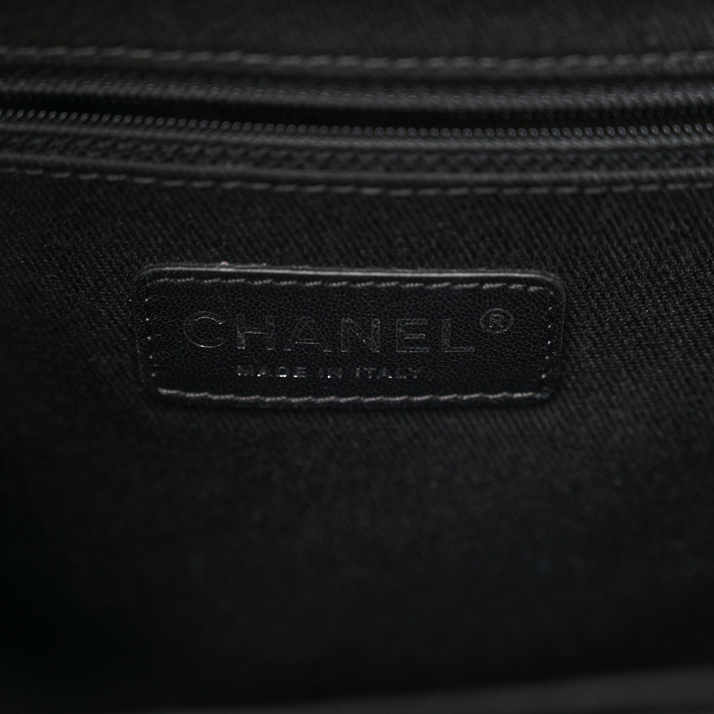 Caviar Quilted Medium CC Bucket Bag Black