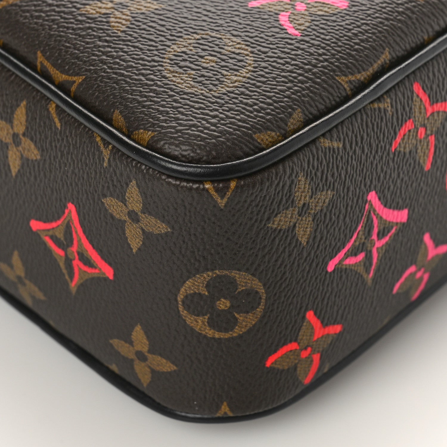 Louis Vuitton Monogram Fall In Love Sac Coeur 8 of 8