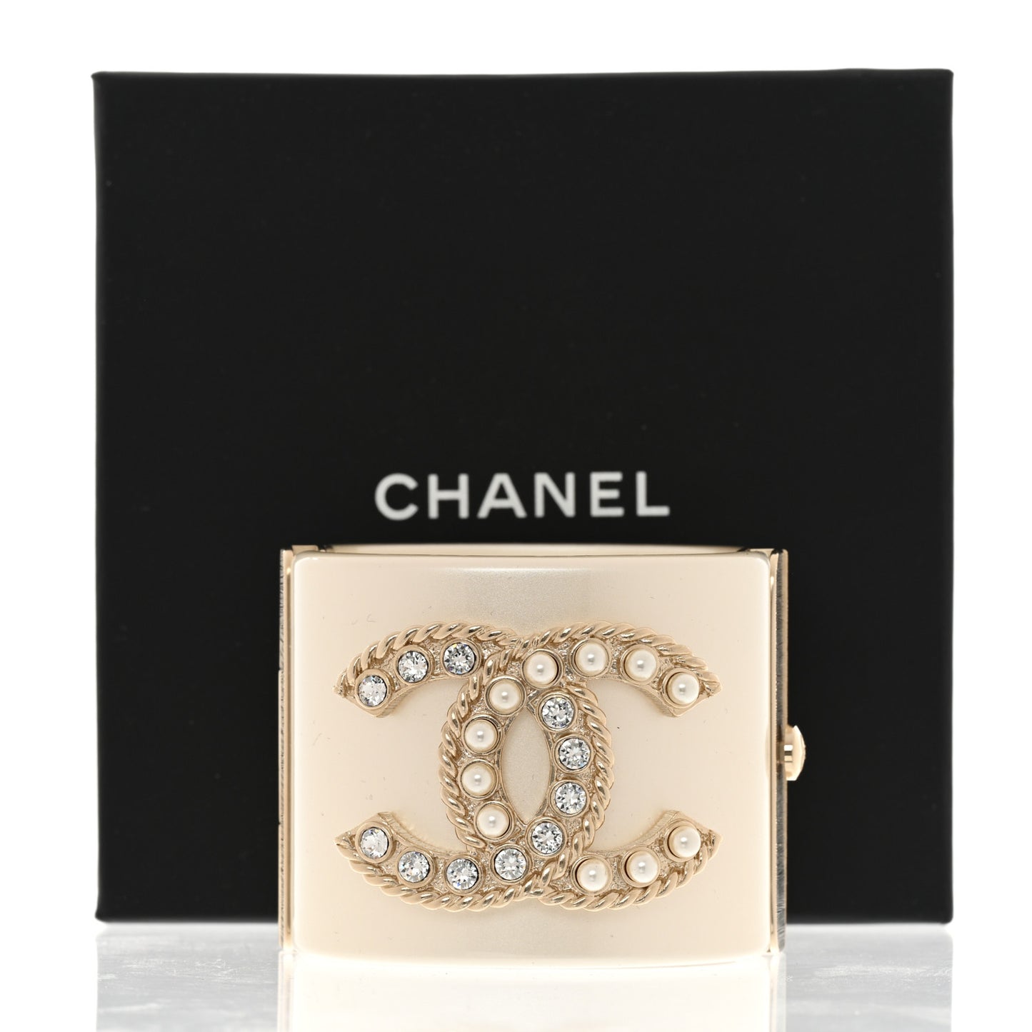 Resin Crystal Pearl April In Paris CC Cuff Beige