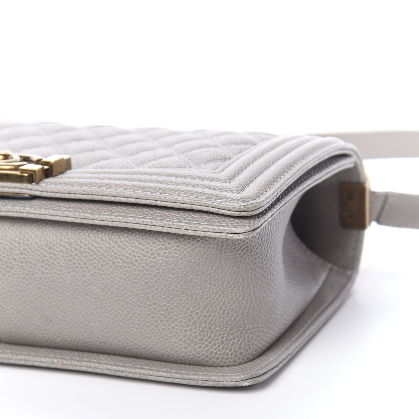 Caviar Quilted Medium Boy Flap Light Grey