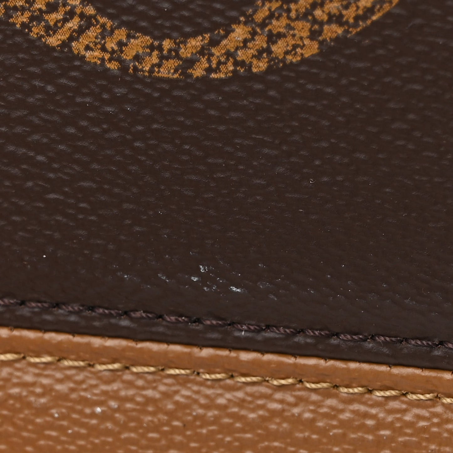 Reverse Monogram Giant Onthego MM