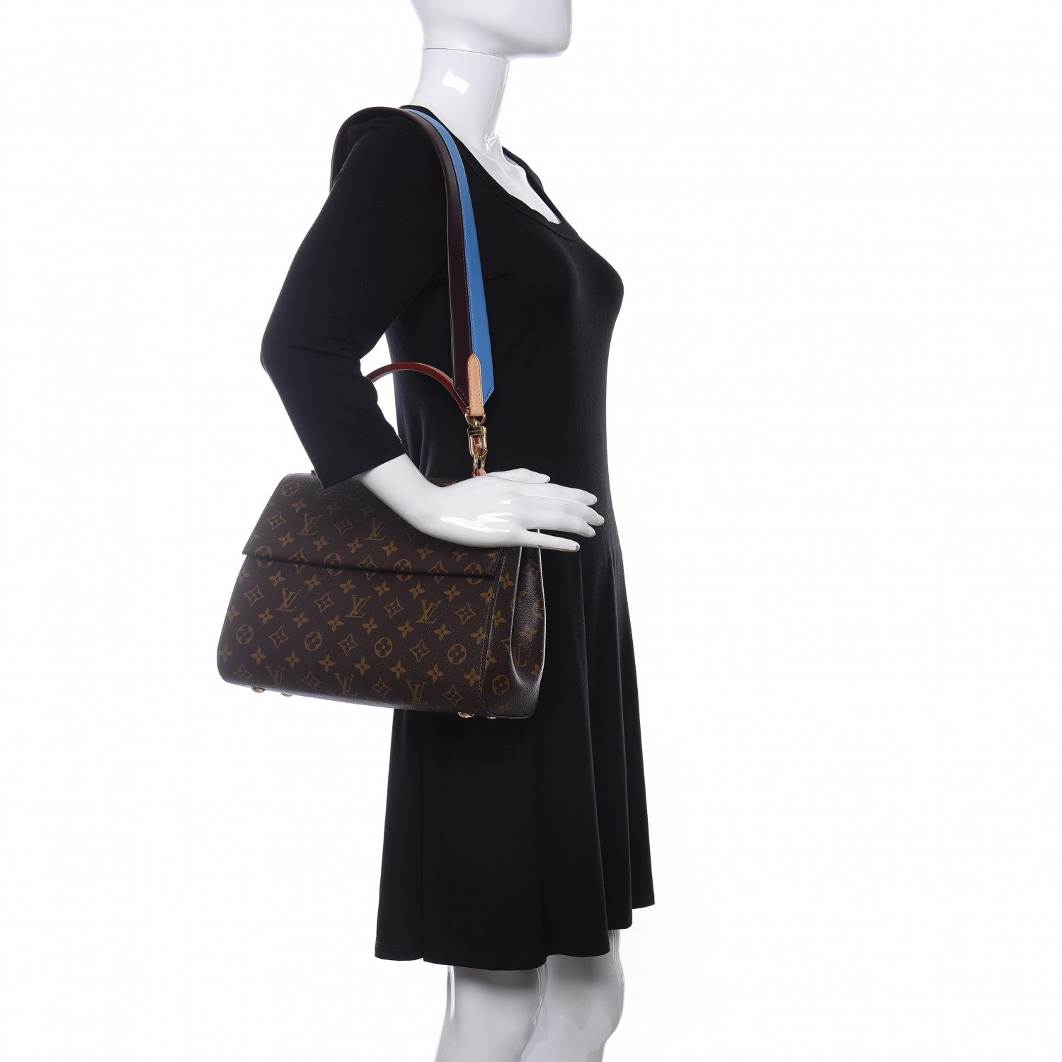 Louis Vuitton Monogram Cluny MM Blue Glacial 2 of 13