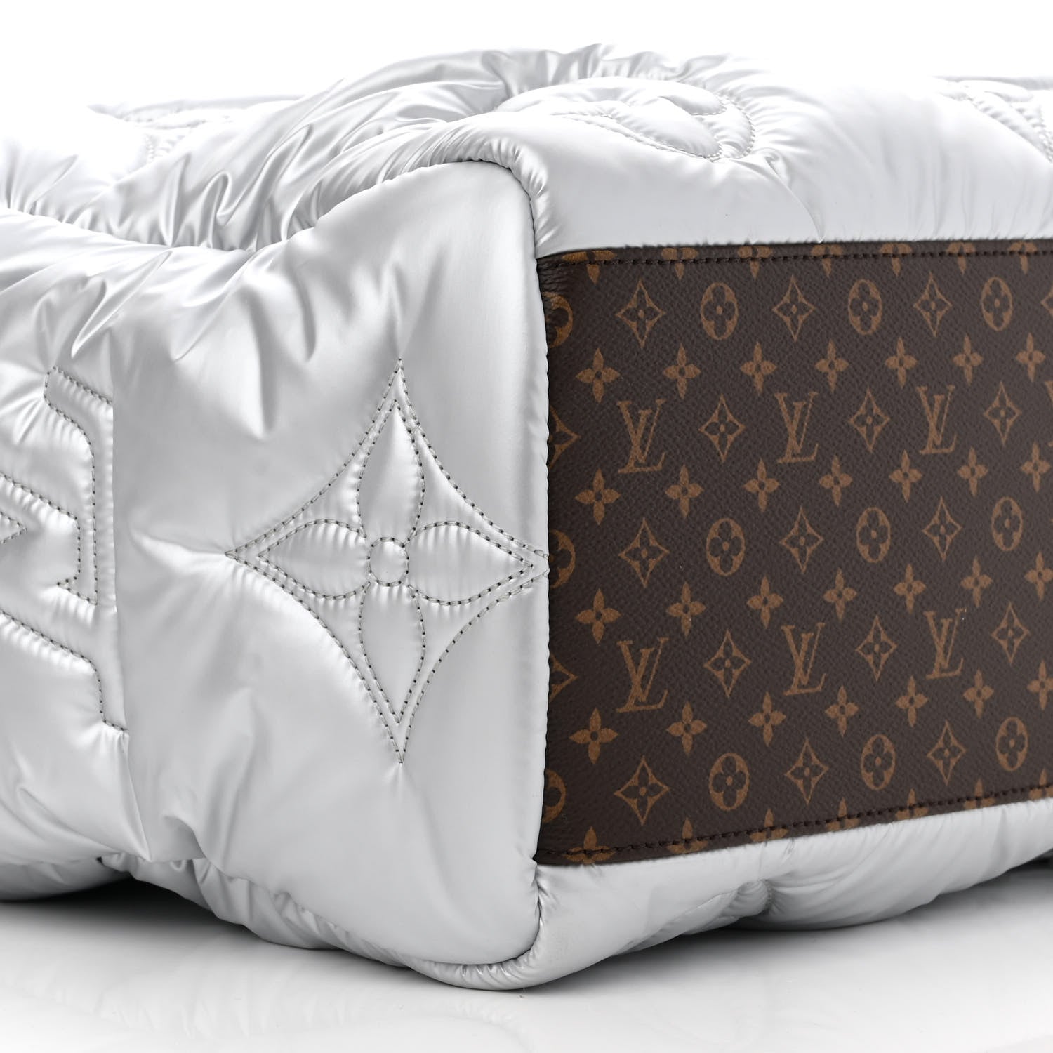 Louis Vuitton Econyl Monogram Pillow Giant Onthego GM Silver 8 of 9