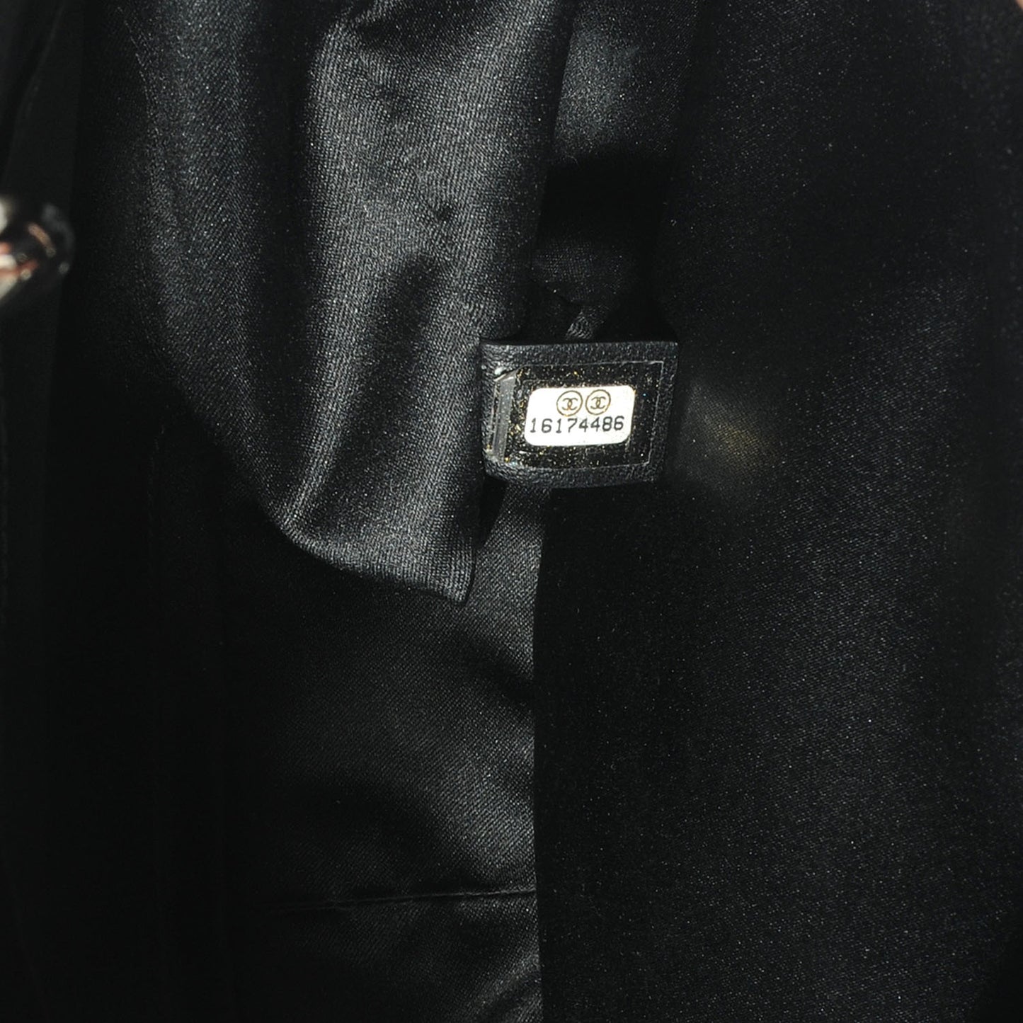 Caviar Grand Shopping Tote GST Black